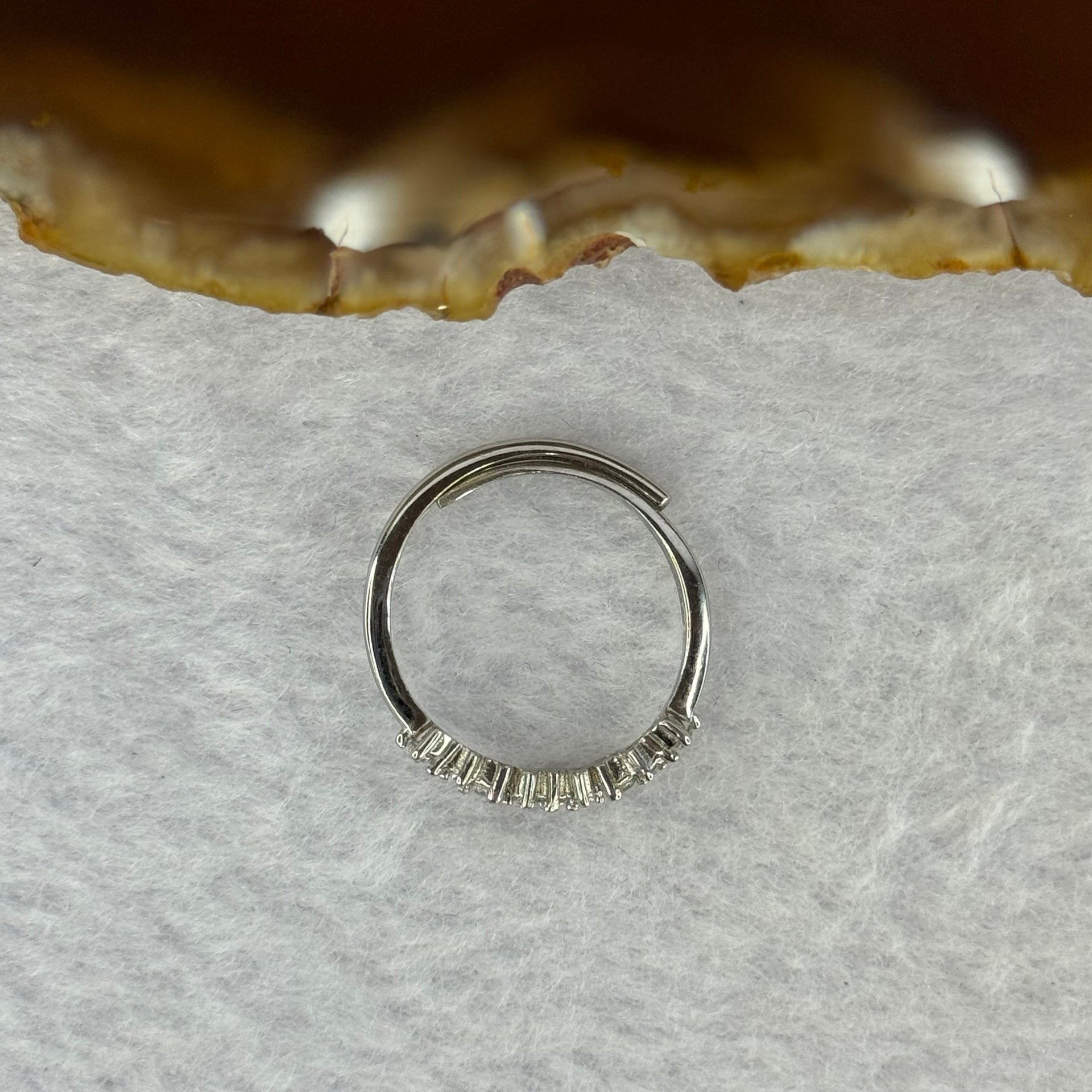 Moissanite in 925 Sliver Ring (Adjustable Size) S925银莫桑石戒指 1.24g 2.4 by 1.1mm - Huangs Jadeite and Jewelry Pte Ltd