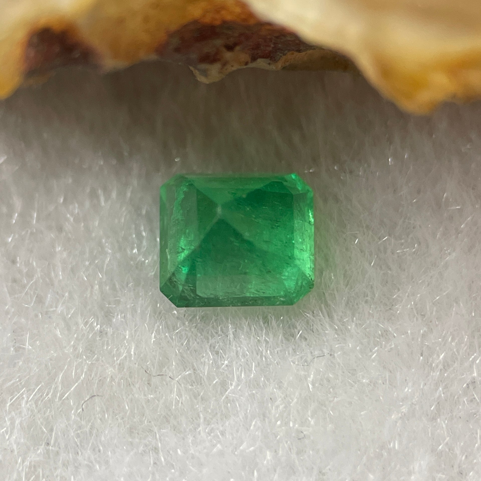 Natural Colombia Green Emerald (Beryl) Cut-Cornered Rectangular step cut 0.74cts 5.5 by 5.0 by 3.8mm - Huangs Jadeite and Jewelry Pte Ltd