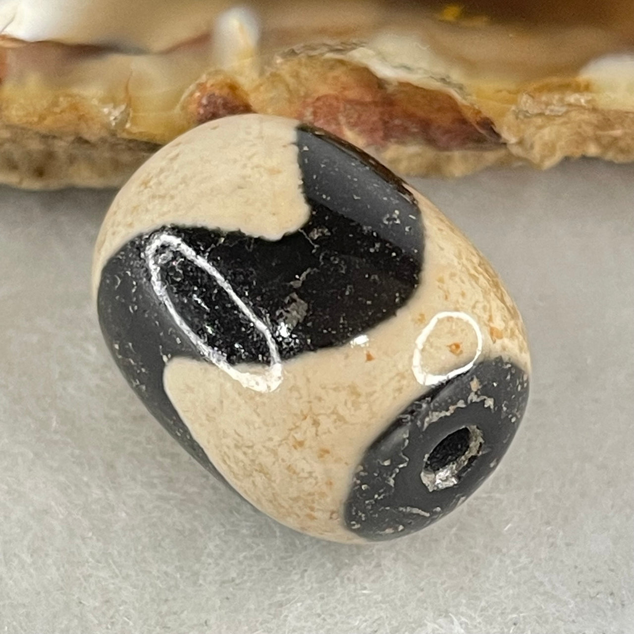 Natural Powerful Tibetan Old Oily Agate Tiger Tooth Daluo Dzi Bead Heavenly Master (Tian Zhu) 虎呀天诛 5.24g 17.7 by 13.7mm - Huangs Jadeite and Jewelry Pte Ltd