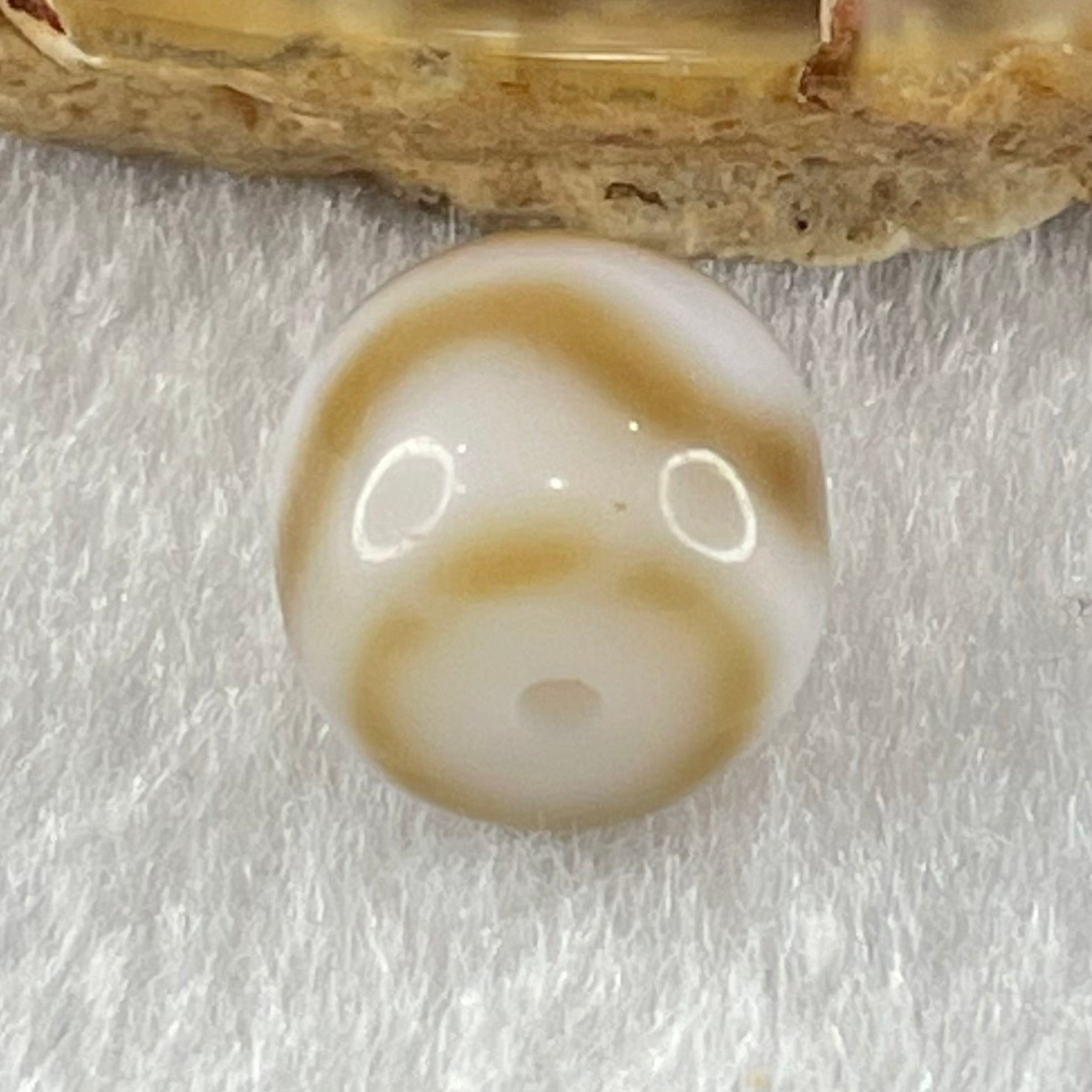 Natural Powerful Tibetan Old Oily Agate Tiger Tooth Daluo Dzi Bead Heavenly Master (Tian Zhu) 1.95g 9.7 by 11.0mm - Huangs Jadeite and Jewelry Pte Ltd