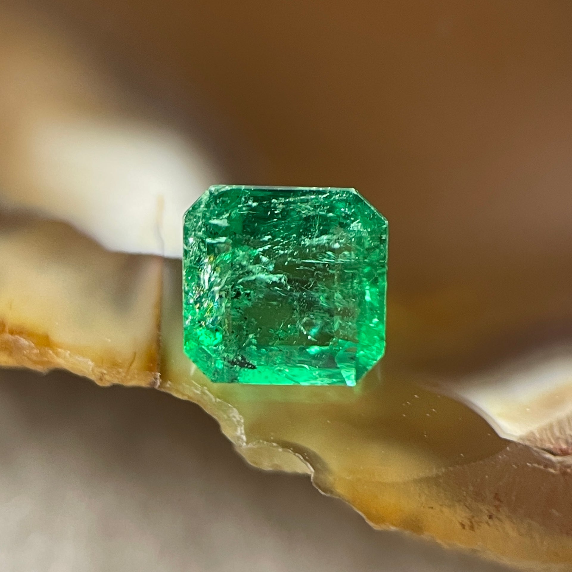 Natural Colombia Green Emerald (Beryl) Cut-Cornered Rectangular step cut 0.62ct 5.3 by 5.2 by 3.1mm - Huangs Jadeite and Jewelry Pte Ltd