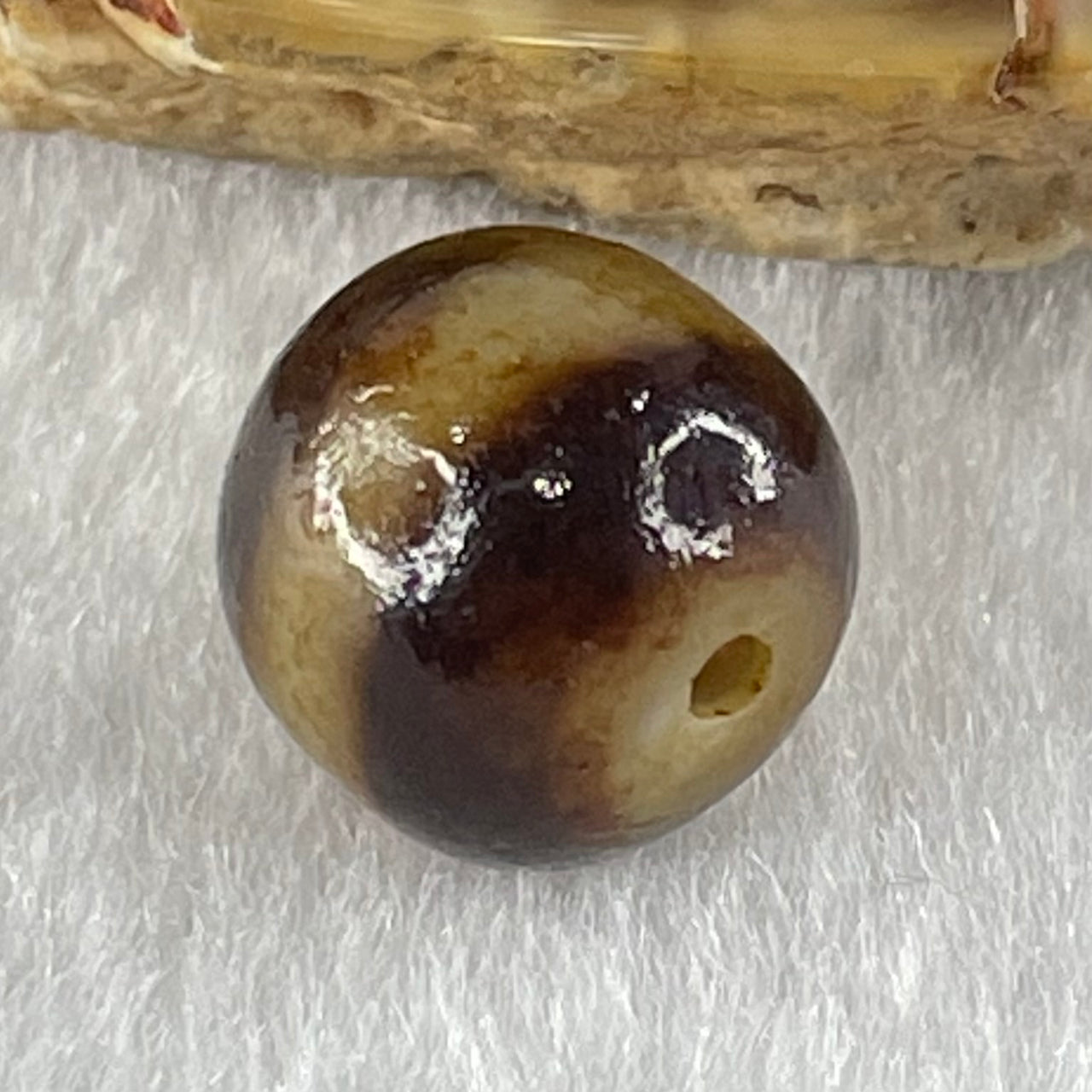 Natural Powerful Tibetan Old Oily Agate 1 Line Dzi Bead Heavenly Master (Tian Zhu) 1.93g 10.1 by 11.1mm - Huangs Jadeite and Jewelry Pte Ltd