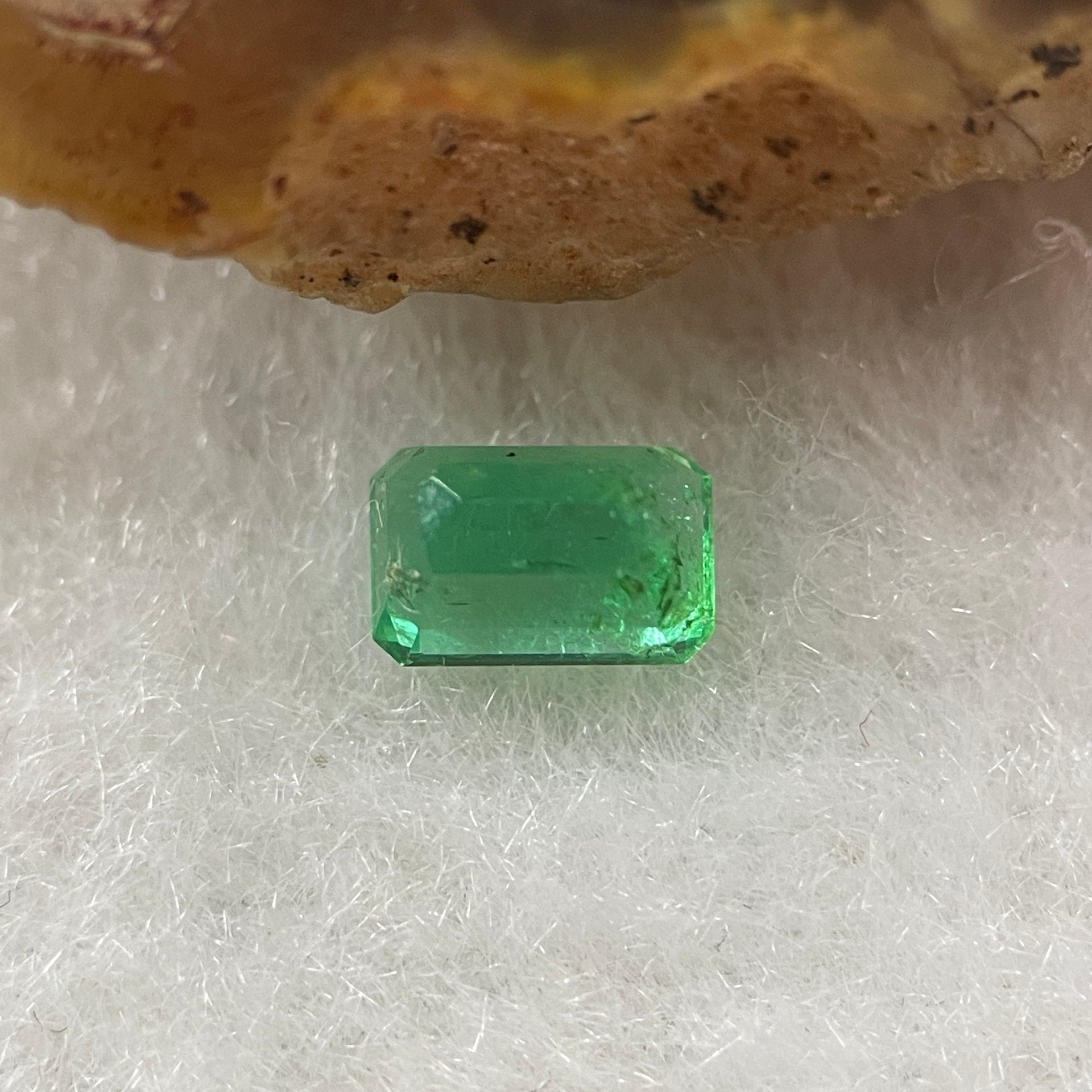 Natural Colombia Green Emerald (Beryl) Cut-Cornered Rectangular step cut 0.58ct 5.8 by 3.8 by 3.3mm - Huangs Jadeite and Jewelry Pte Ltd