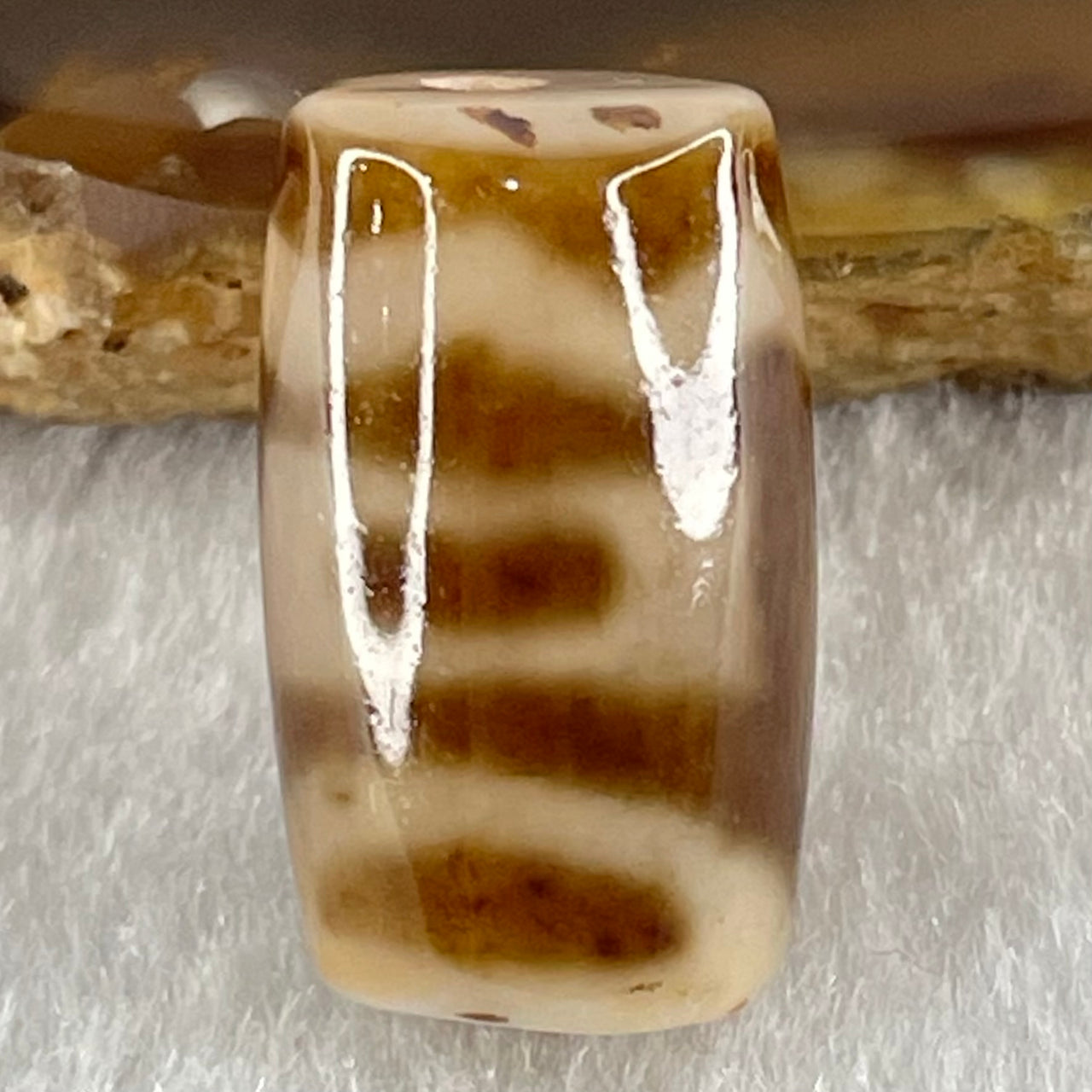 Natural Powerful Tibetan Old Oily Agate Sky Door Serenity 1 Eye Dzi Bead Heavenly Master (Tian Zhu) 一眼天门天诛 4.77g 19.8 by 11.7mm - Huangs Jadeite and Jewelry Pte Ltd