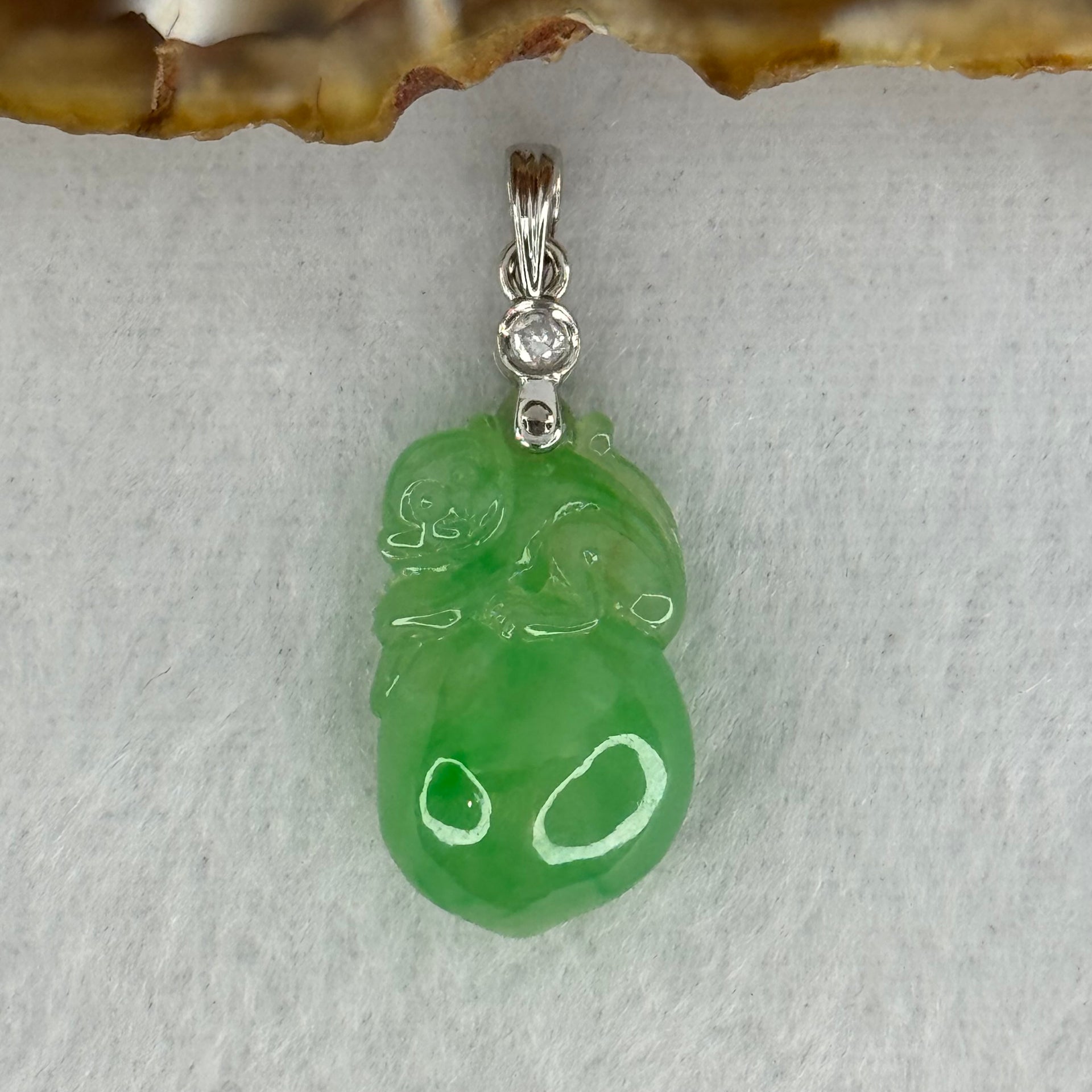 18K 750 White Gold Type A Semi Icy Jelly Full Spicy Green Jadeite Monkey on Peach Pendant 19.0 by 12.1 by 8.6mm with Natural Diamond 3.78g - Huangs Jadeite and Jewelry Pte Ltd