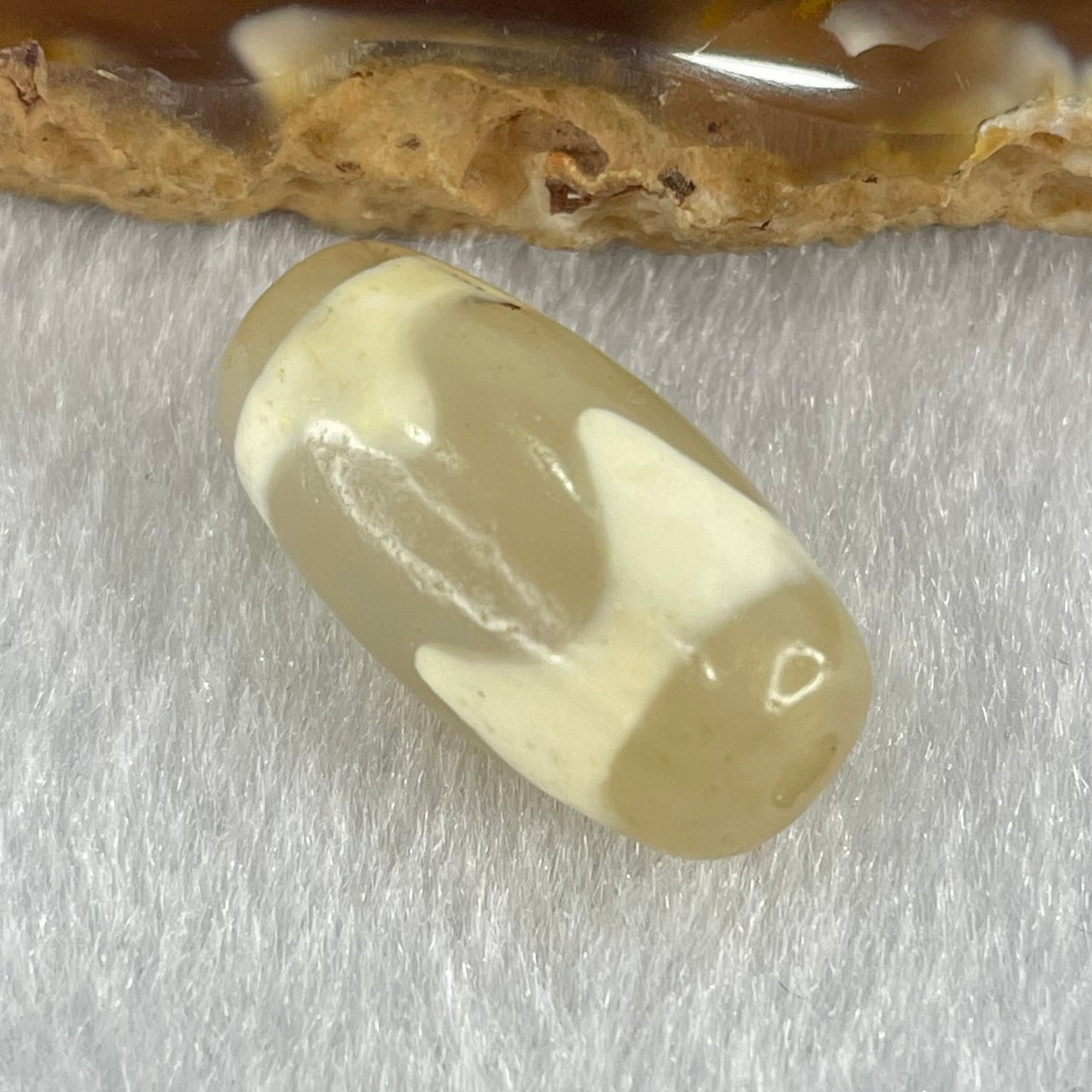 Natural Powerful Tibetan Old Oily Agate Tiger Tooth Daluo Dzi Bead Heavenly Master (Tian Zhu) 虎呀天诛 3.21g 20.1 by 10.5mm - Huangs Jadeite and Jewelry Pte Ltd
