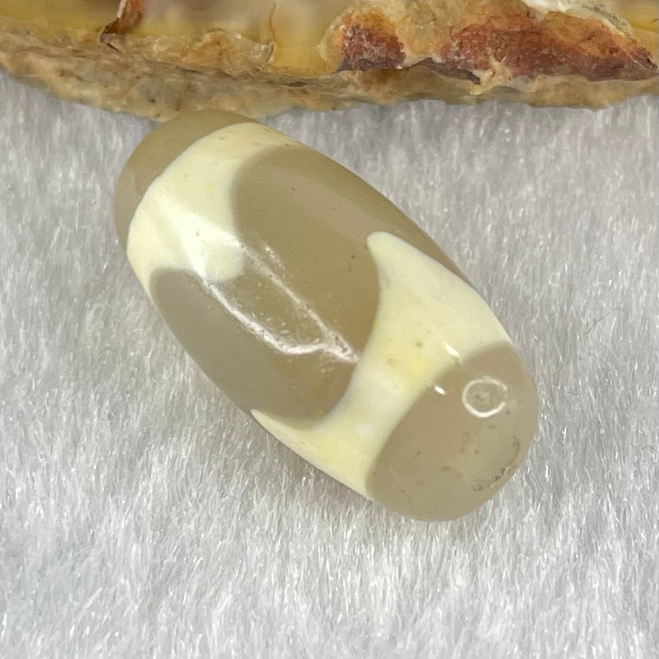 Natural Powerful Tibetan Old Oily Agate Tiger Tooth Daluo Dzi Bead Heavenly Master (Tian Zhu) 虎呀天诛 2.81g 20.0 by 10.0mm - Huangs Jadeite and Jewelry Pte Ltd