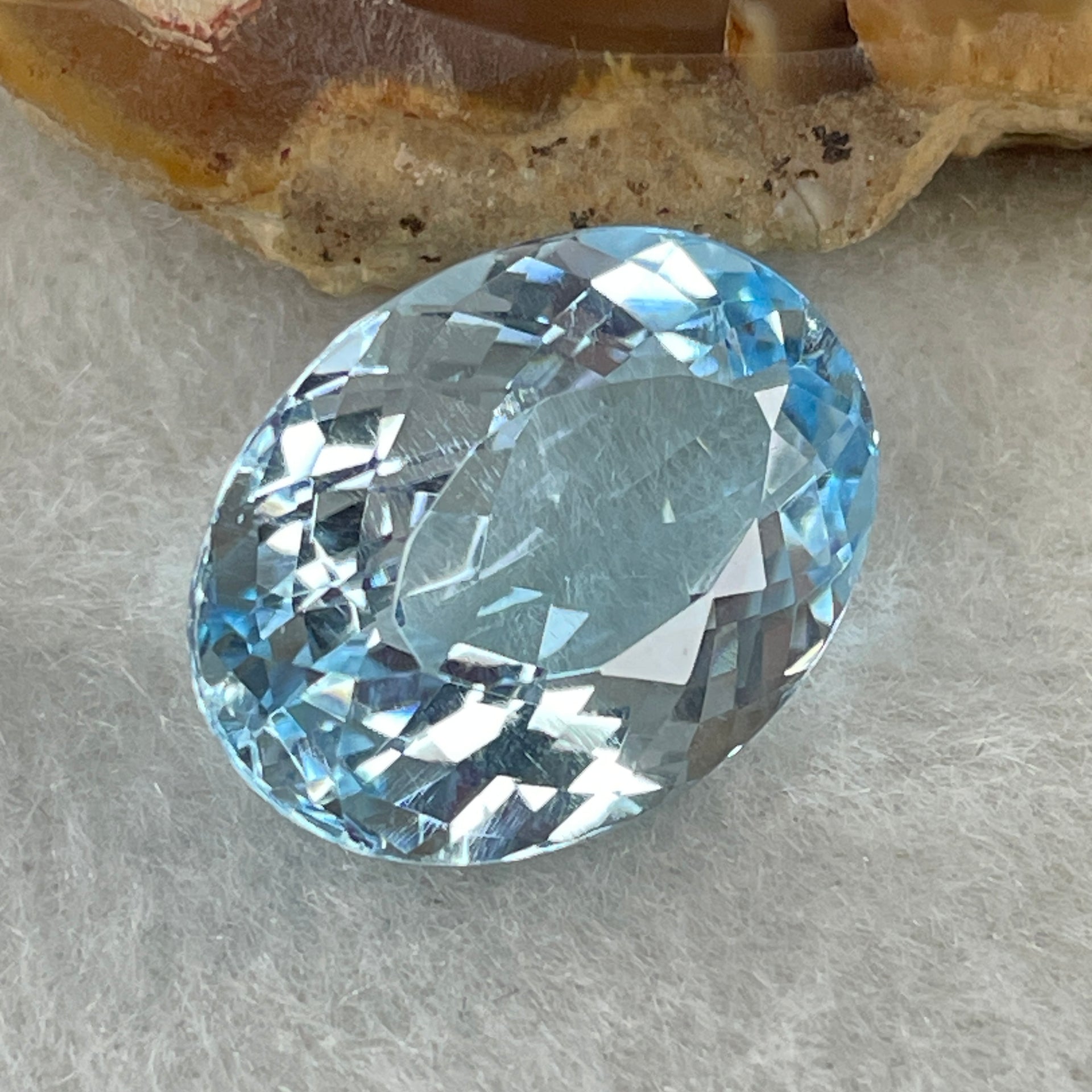 Natural Sky Blue Topaz Oval Shape 14.46ct 18.6 by 13.1 by 7.6mm - Huangs Jadeite and Jewelry Pte Ltd