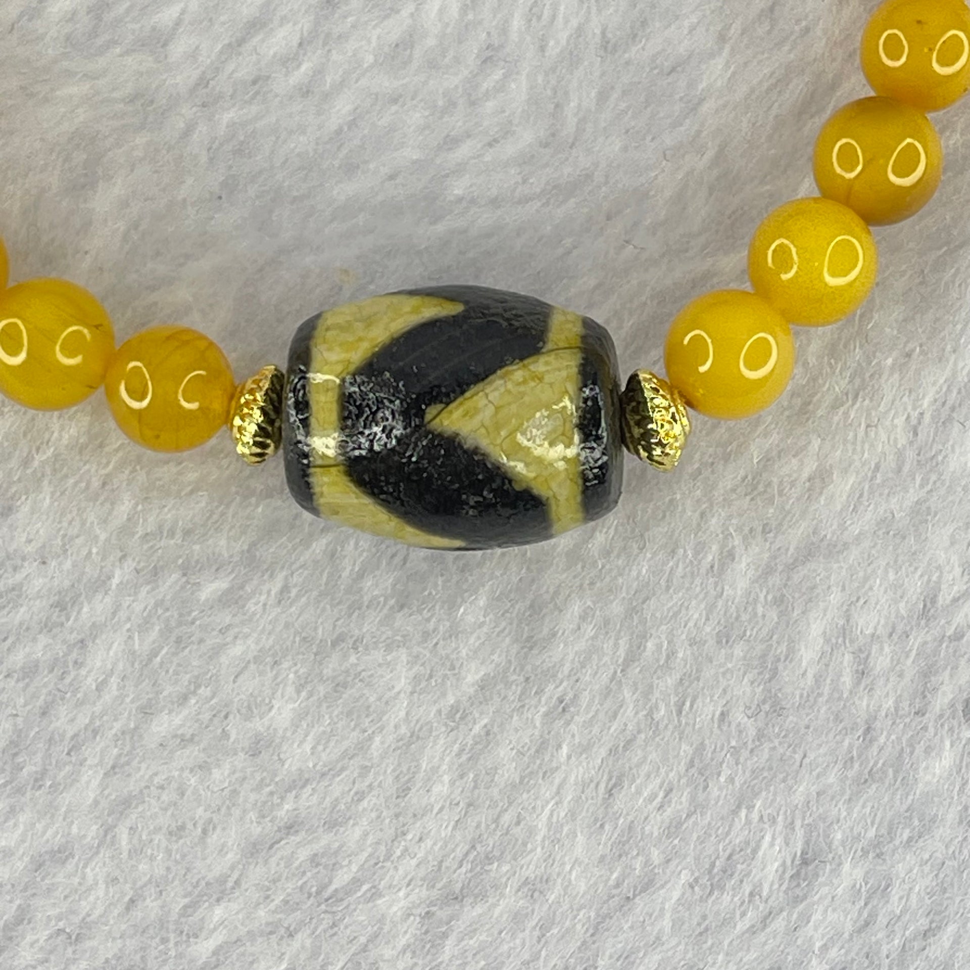 Natural Butterscotch Amber Beads with Rare Tibetan Old Antique Oily Agate Tiger Tooth Daluo Dzi Bead 8.08g 16cm 15.7 by 12.3mm 26 Beads 6.5mm - Huangs Jadeite and Jewelry Pte Ltd