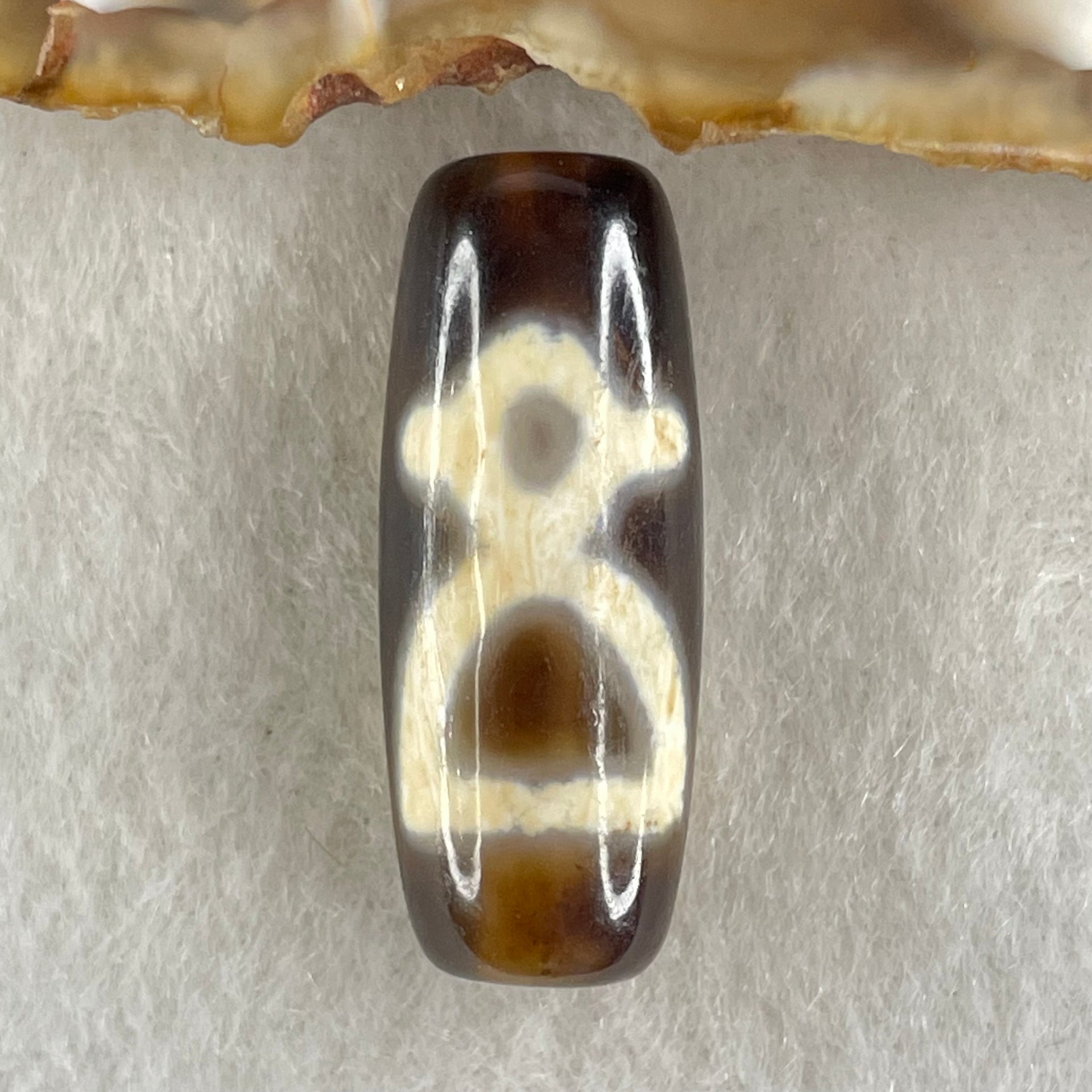 Natural Powerful Tibetan Old Oily Agate Double Cai Shen Dzi Bead Heavenly Master (Tian Zhu) 双财神长天珠 5.72g 28.7 by 11.1mm - Huangs Jadeite and Jewelry Pte Ltd