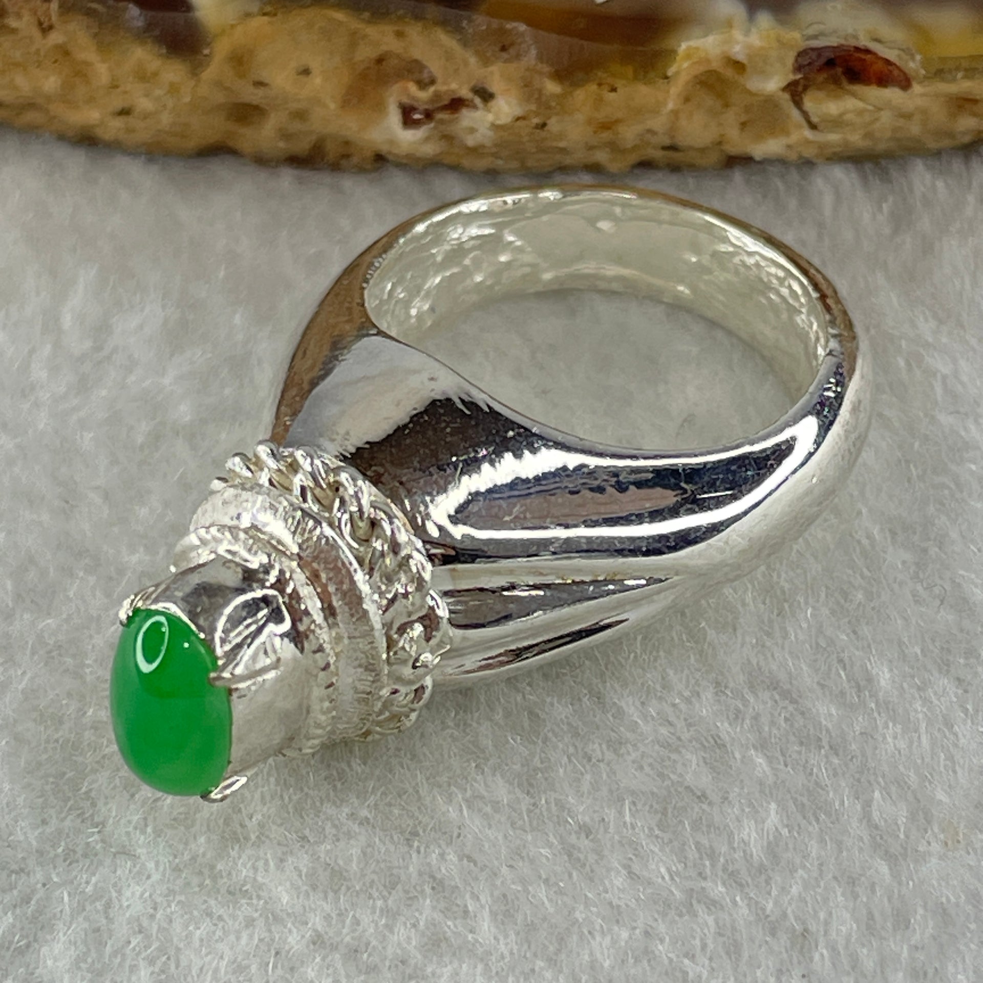 Type A Natural Apple Green Jadeite Cabochon 7.8 by 5.2 b y 3.0m Stone for Setting 11.17g (On Silver Ring Mold) US 6.5 HK 14.2 - Huangs Jadeite and Jewelry Pte Ltd