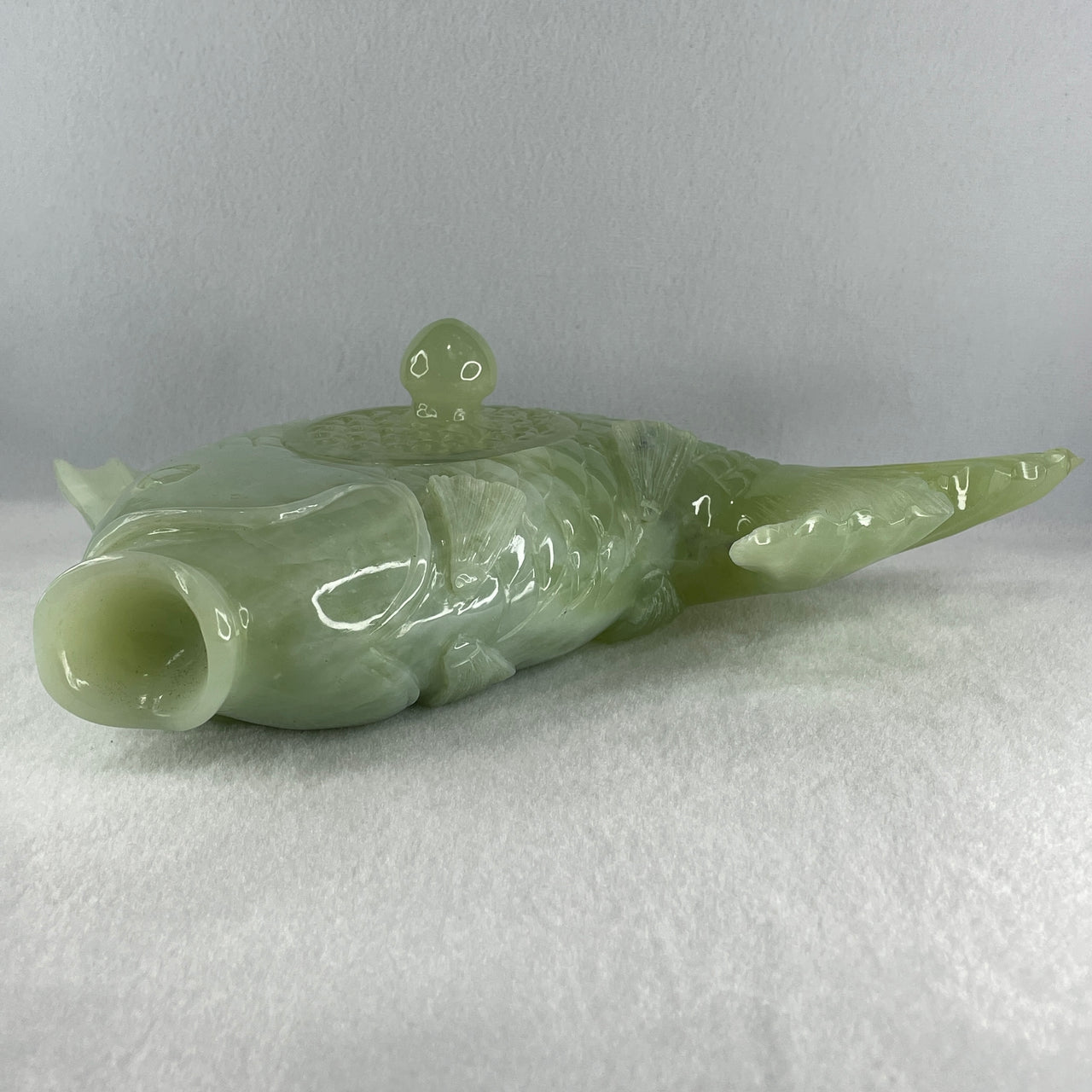 Natural Green with White Serpentine Carp Fish Pot Display 2,270.6g 285.0 by 182.0 by 90.0mm