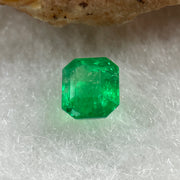 Natural Colombia Vivid Green Emerald (Beryl) Cut-Cornered Rectangular Step cut 0.43ct 5.0 by 4.1 by 2.9mm - Huangs Jadeite and Jewelry Pte Ltd