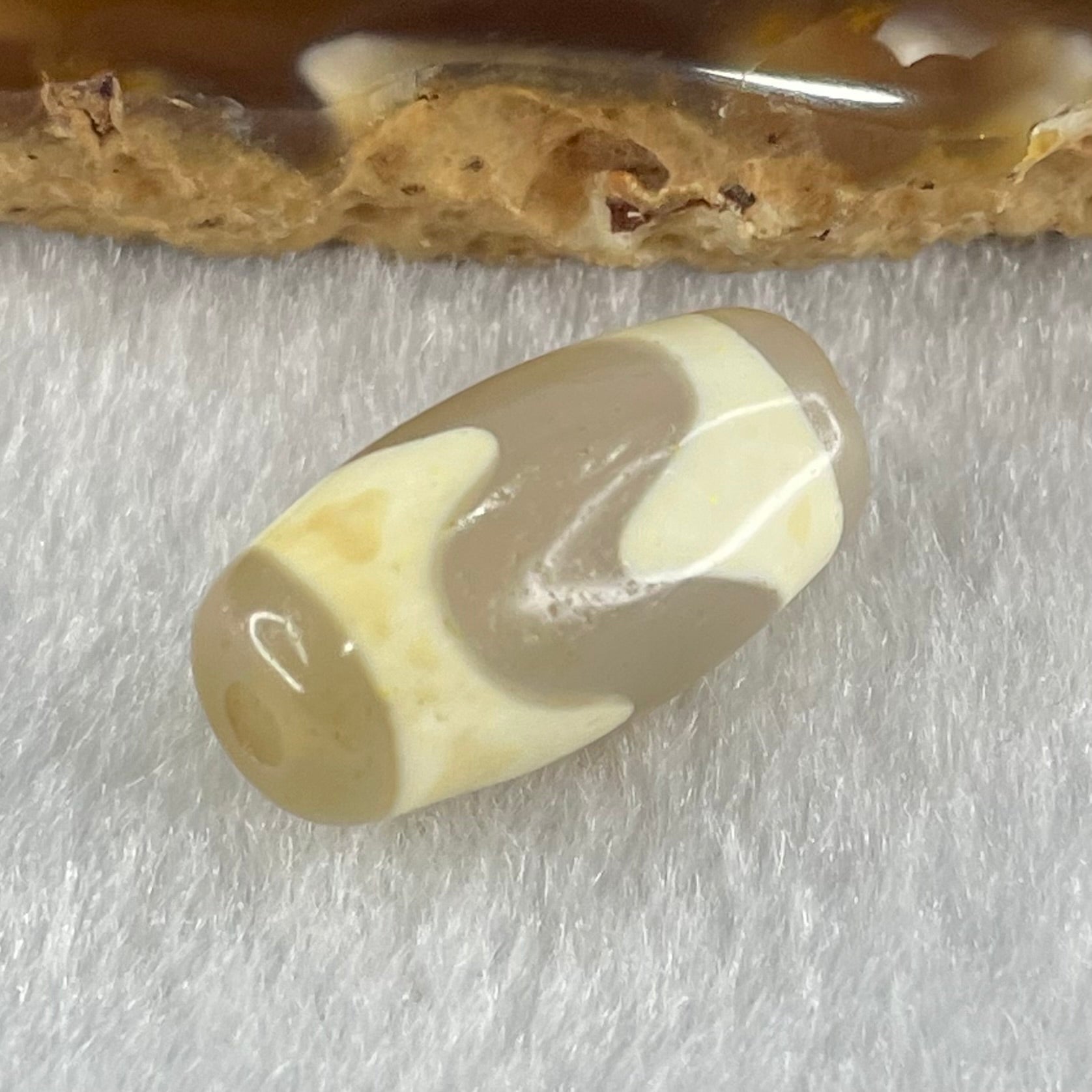 Natural Powerful Tibetan Old Oily Agate Tiger Tooth Daluo Dzi Bead Heavenly Master (Tian Zhu) 虎呀天诛 3.10g 19.9 by 10.3mm - Huangs Jadeite and Jewelry Pte Ltd