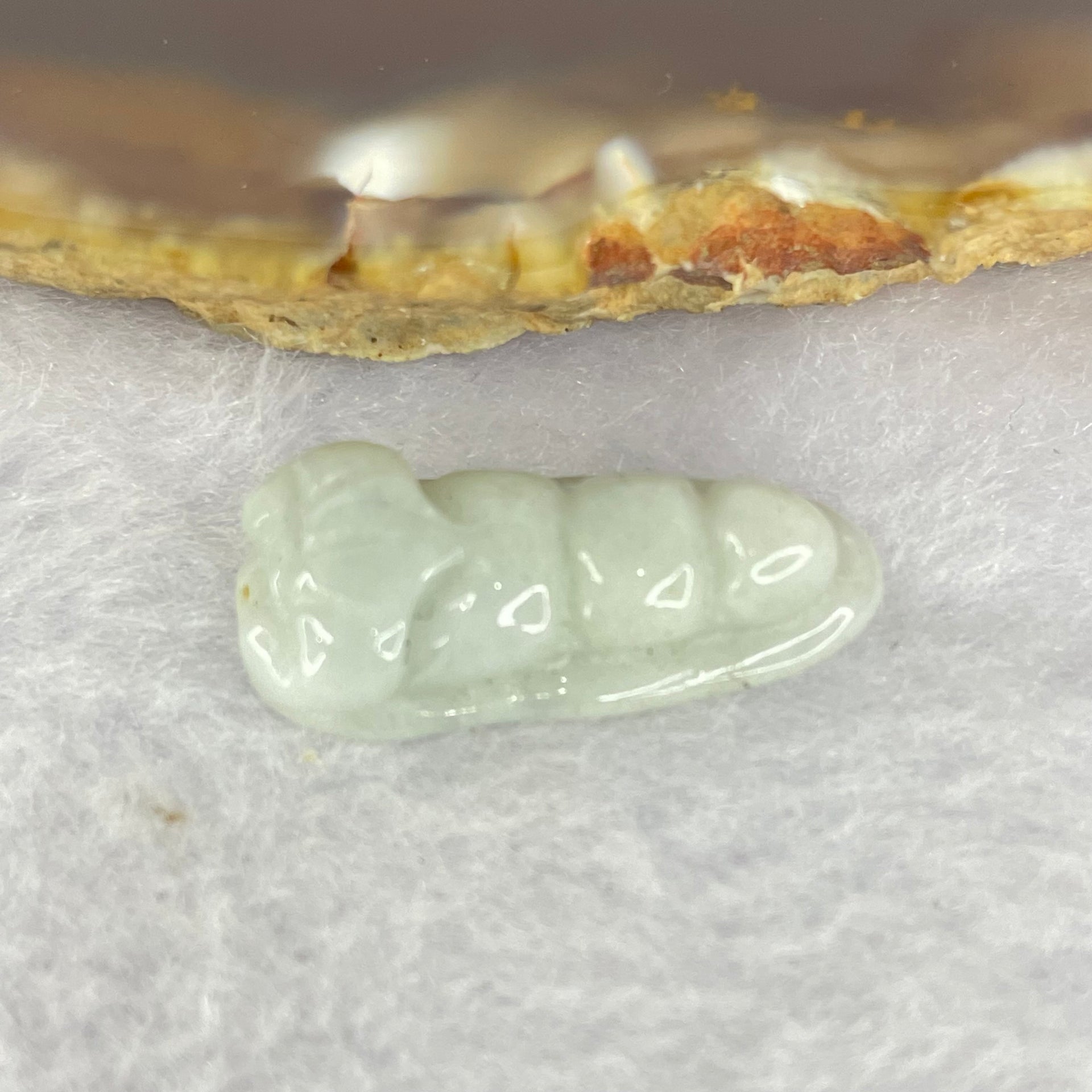 Type A Green Pea Pod Jadeite 2.85g 11.0 x 24.1 x 5.8mm - Huangs Jadeite and Jewelry Pte Ltd