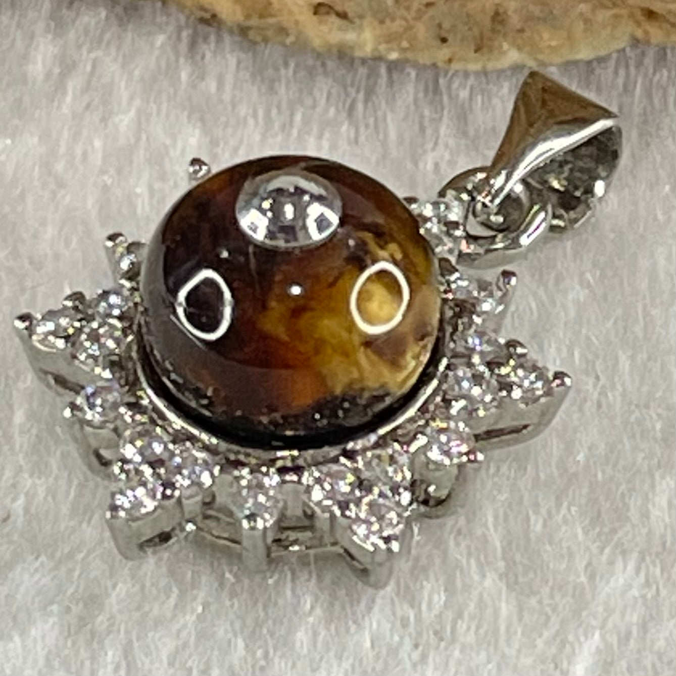 Natural Amber with Crystals in S925 Sliver Pendant 2.07g 8.9mm (External Line) - Huangs Jadeite and Jewelry Pte Ltd