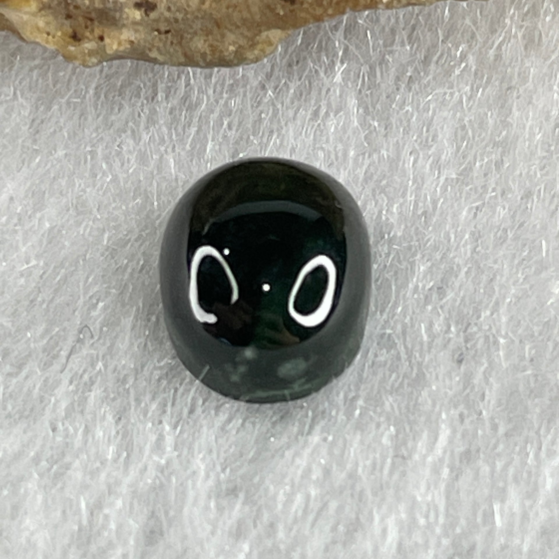 Type A Translucent Black Omphacite Jadeite Oval Cabouchon Stone For Setting 0.38g 7.3 by 6.1 by 4.0mm - Huangs Jadeite and Jewelry Pte Ltd