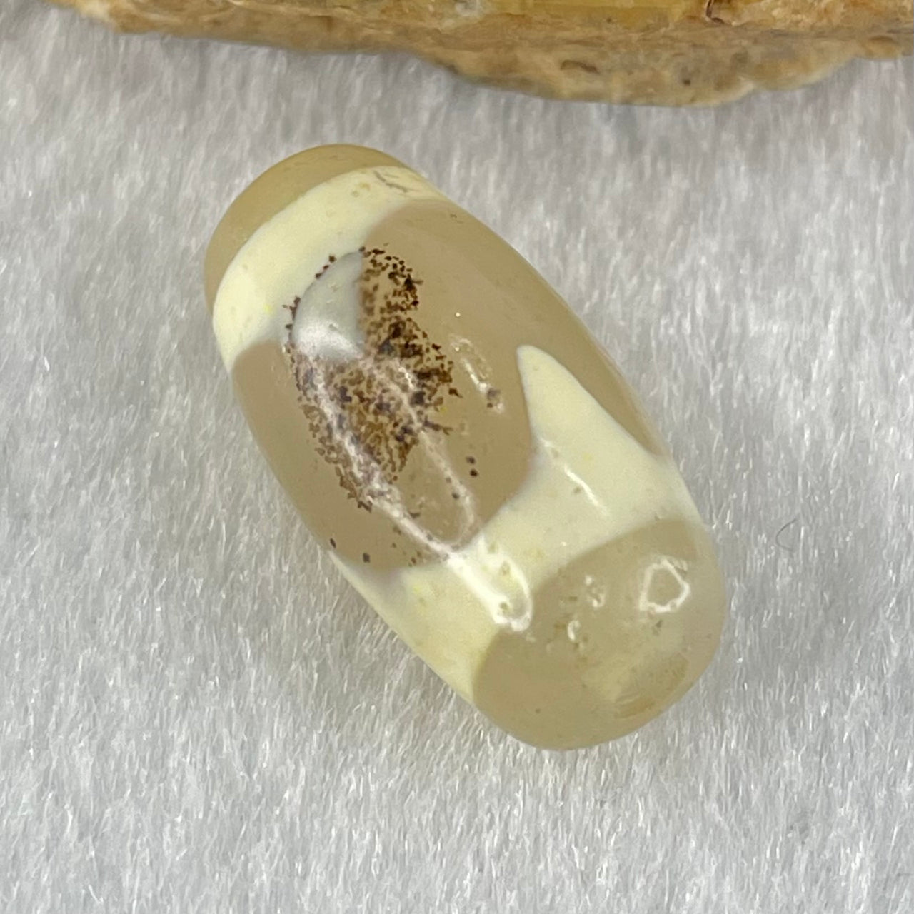 Natural Powerful Tibetan Old Oily Agate Tiger Tooth Daluo Dzi Bead Heavenly Master (Tian Zhu) 虎呀天诛 3.00g 20.1 by 10.1mm - Huangs Jadeite and Jewelry Pte Ltd