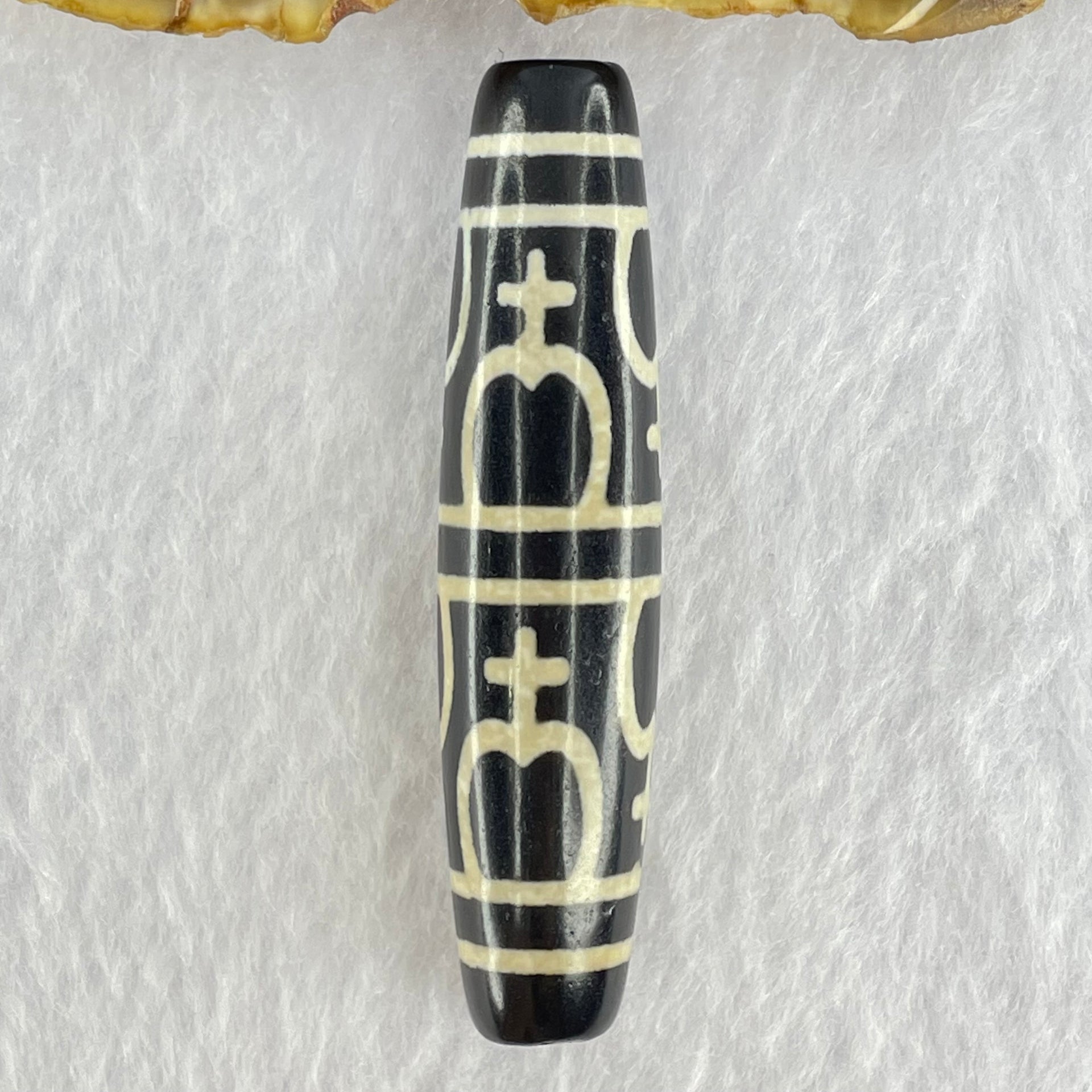 Natural Powerful Tibetan Old Oily Agate Nectar Vessel Dzi Bead Heavenly Master (Tian Zhu) 花蜜容器眼天诛 16.17g 58.3 by 13.4mm - Huangs Jadeite and Jewelry Pte Ltd