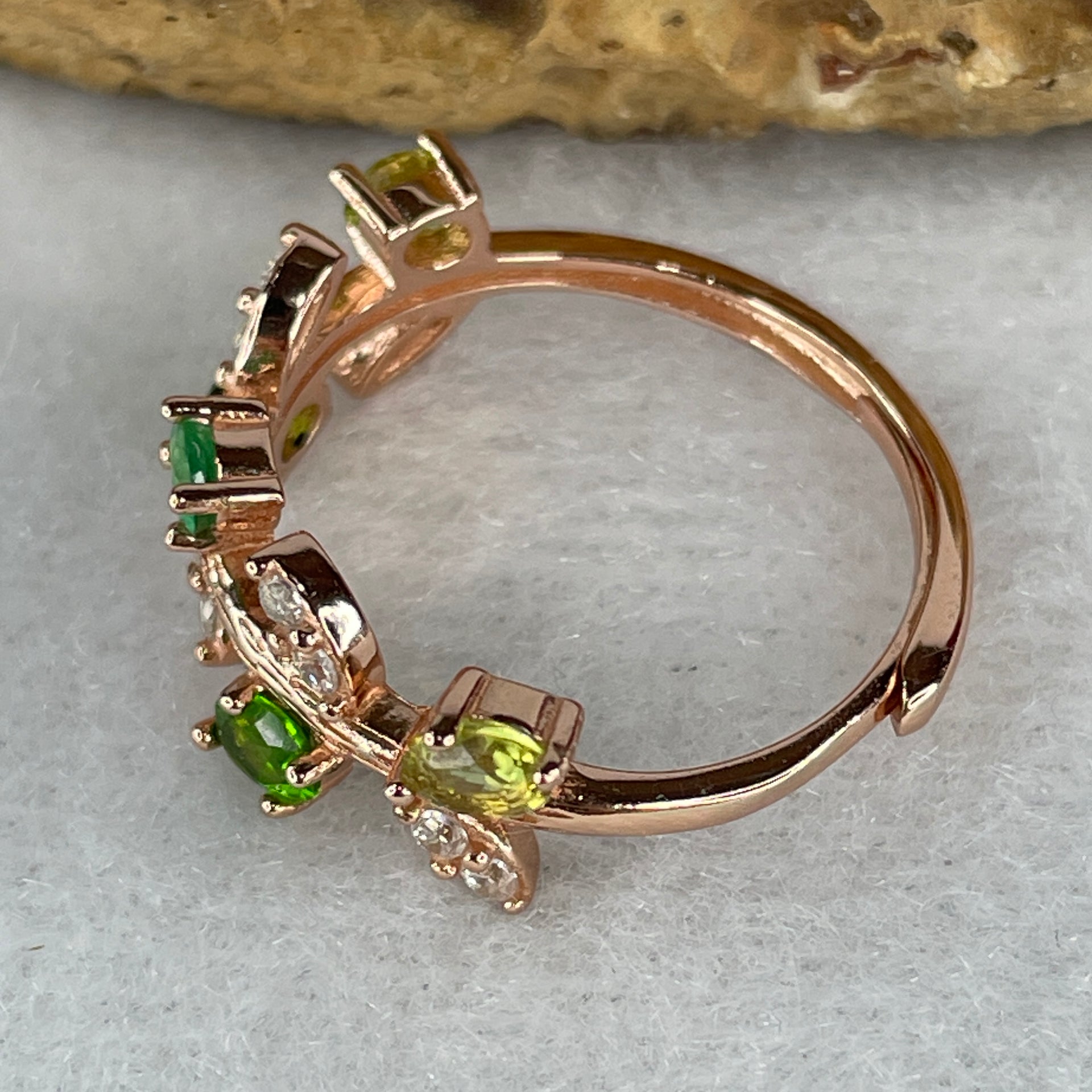 Natural-Green-Garnet-with-Cubic-Zirconia-in-S925-Sliver-Gold-Color-Ring-2.32g-4.6-by-3.8-by-1.5mm-5-Pcs-(Adjustable-Size)