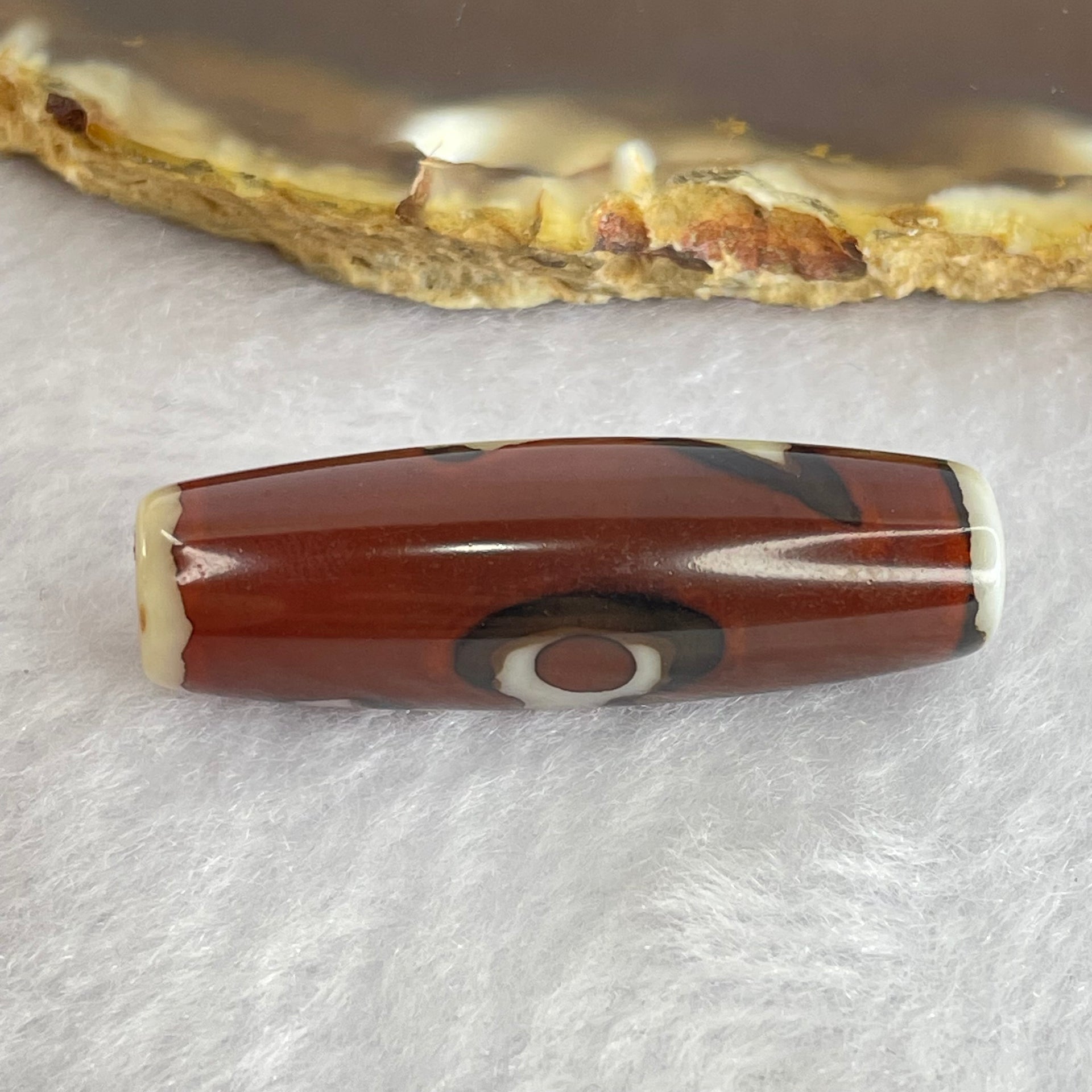 Natural Powerful Tibetan Old Oily Agate 5 Eyes Lightning Dzi Bead Heavenly Master (Tian Zhu) 五眼闪电天珠 8.47g 38.0 by 11.9mm - Huangs Jadeite and Jewelry Pte Ltd
