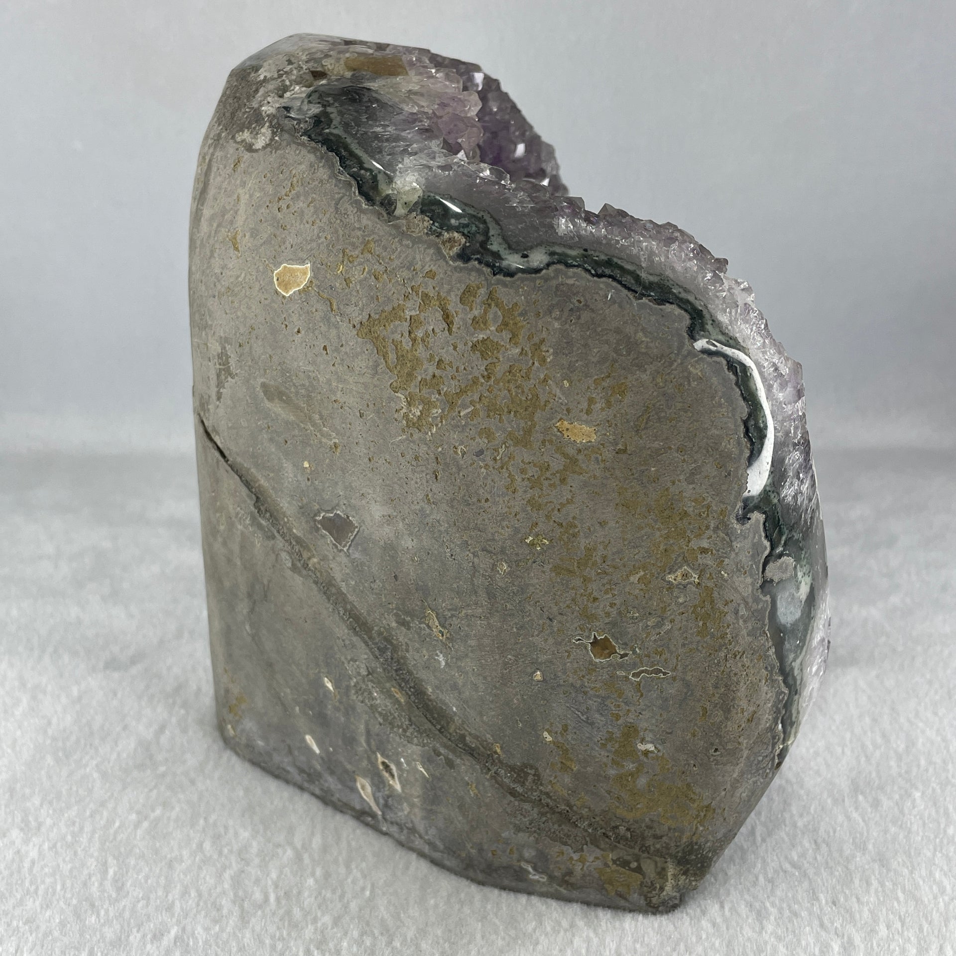 Natural Brazil Amethyst Cave 4.568,2g 160.0 by 140.0 by 155.0mm - Huangs Jadeite and Jewelry Pte Ltd