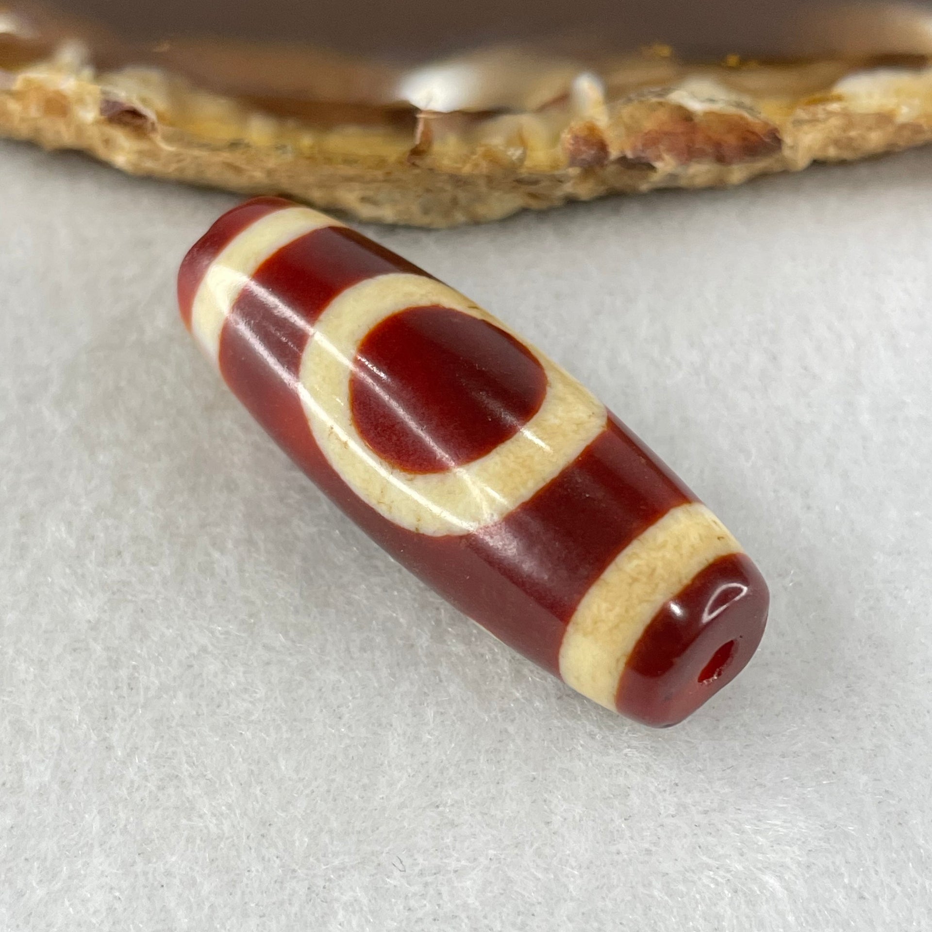 Natural Powerful Tibetan Old Oily Red White Agate One Eye Earth Element Dzi Bead Heavenly Master (Tian Zhu) 一眼土元素天珠 10.65g 38.0 by 13.3mm - Huangs Jadeite and Jewelry Pte Ltd