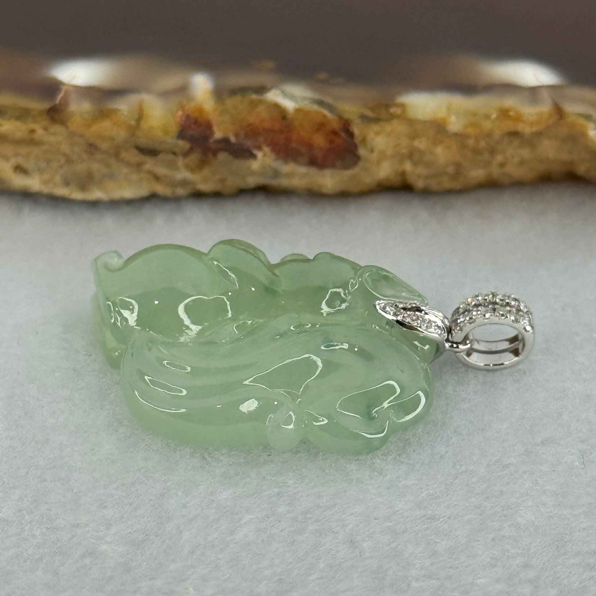 18K White Gold Type A Light Green Jadeite Squirrel Pendant with Natural Diamonds 5.68g 21.0 by 21.4 by 6.8mm - Huangs Jadeite and Jewelry Pte Ltd