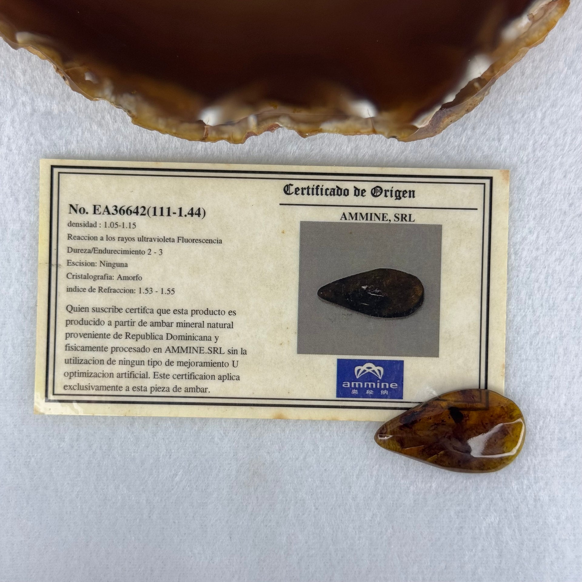 Natural Amber for Setting 1.46g 32.7 by 18.6 by 4.7mm - Huangs Jadeite and Jewelry Pte Ltd