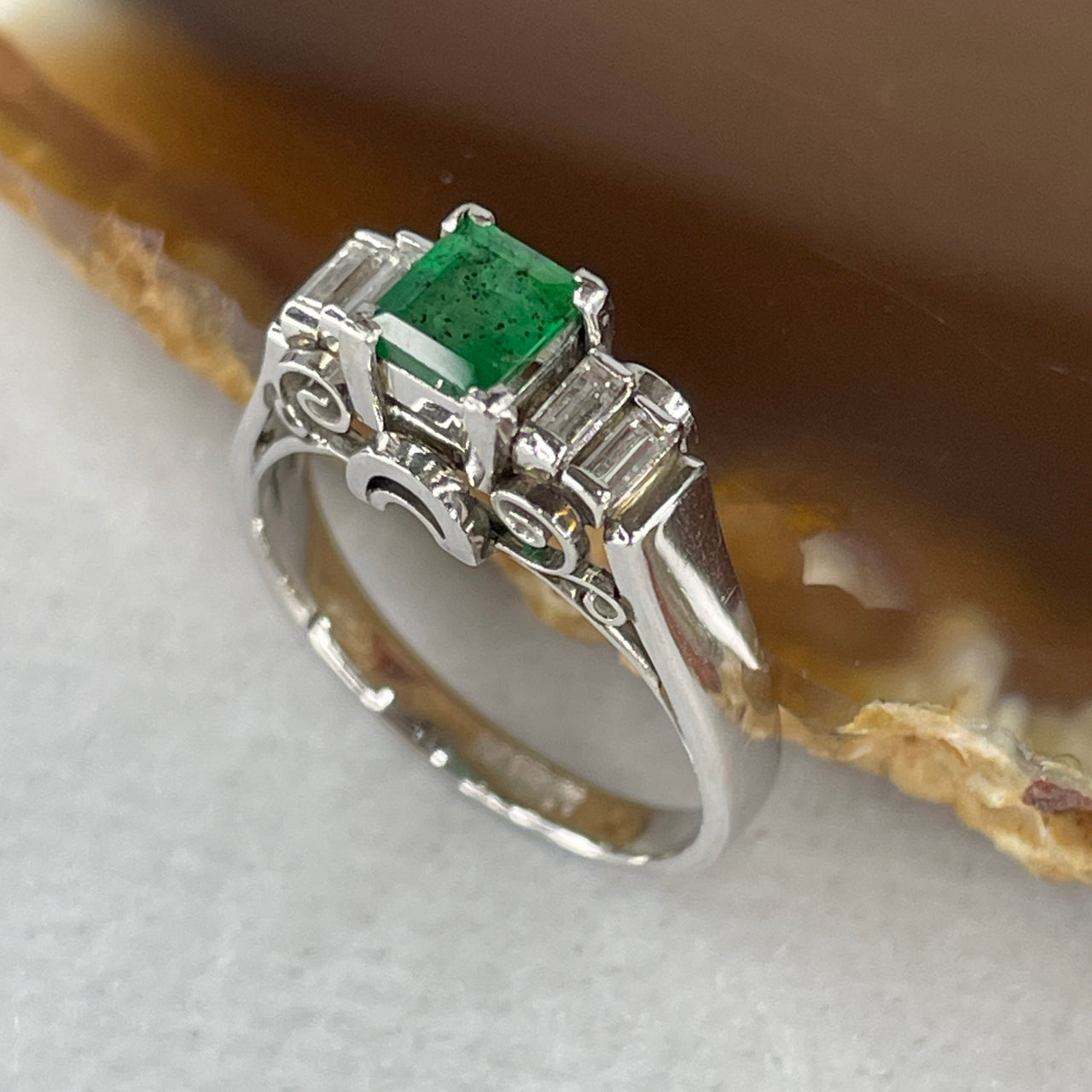 Natural Emerald Approx. 4.6 by 4.3 by 2.5mm with Natural Diamonds in Platinum PT900 Ring Total Weight 3.58g US5.25 HK11 - Huangs Jadeite and Jewelry Pte Ltd