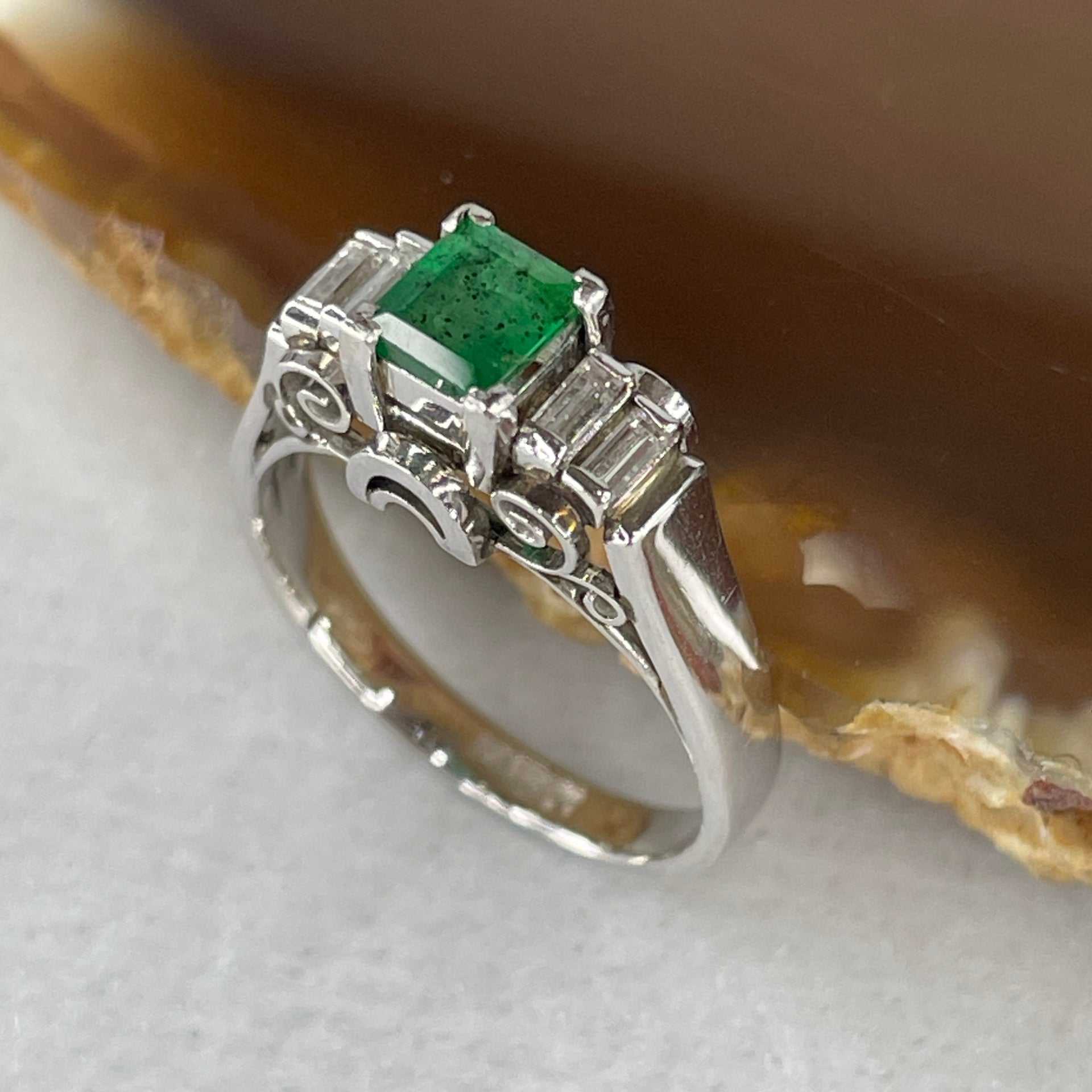 Natural Emerald Approx. 4.6 by 4.3 by 2.5mm with Natural Diamonds in Platinum PT900 Ring Total Weight 3.58g US5.25 HK11 - Huangs Jadeite and Jewelry Pte Ltd