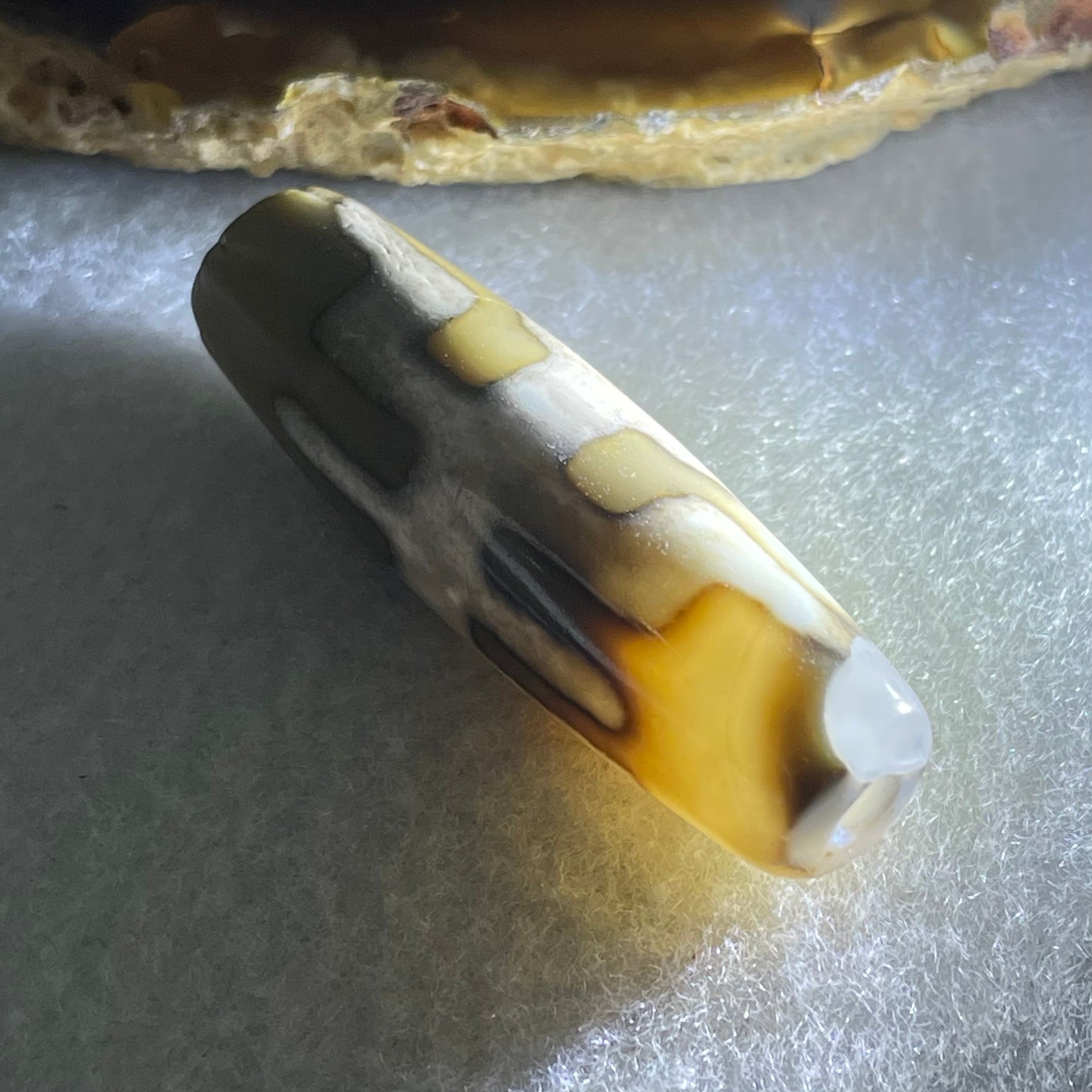 Natural Powerful Tibetan Old Oily Agate Patina Guiren Tairen Human Dzi Bead Totem Amulet Heavenly Master (Tian Zhu) 贵人天诛 8.66g 38.7 by 11.9mm - Huangs Jadeite and Jewelry Pte Ltd