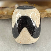 Natural Powerful Tibetan Old Oily Agate Tiger Tooth Daluo Dzi Bead Heavenly Master (Tian Zhu) 虎呀天诛 5.28g 17.9 13.9mm - Huangs Jadeite and Jewelry Pte Ltd