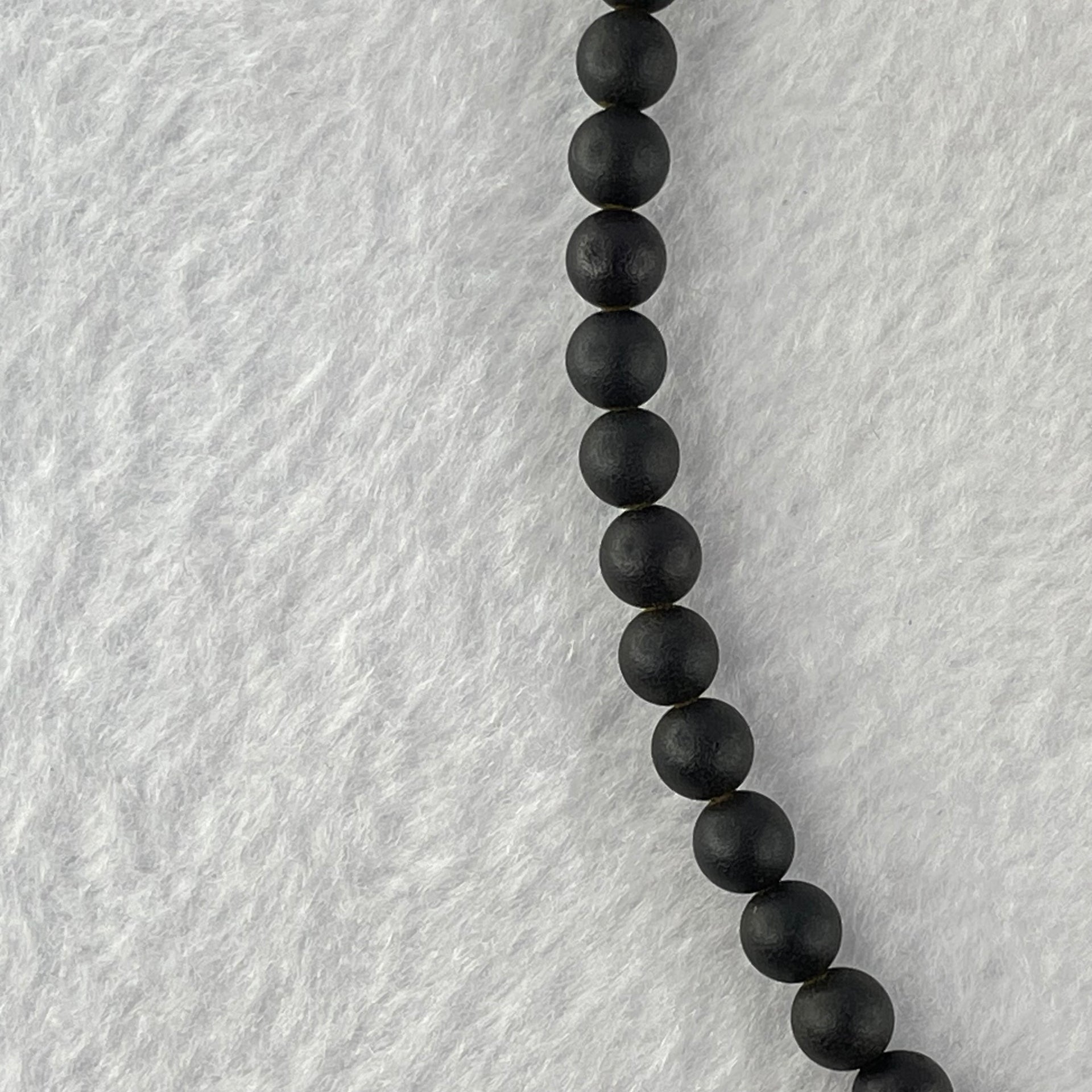 Natural Dark Matt Black Amber Beads Elastic Necklace 天然大黑天翁琥珀项链 10.72g 42cm 8.6mm 1 Beads 6.8mm 67 Beads - Huangs Jadeite and Jewelry Pte Ltd