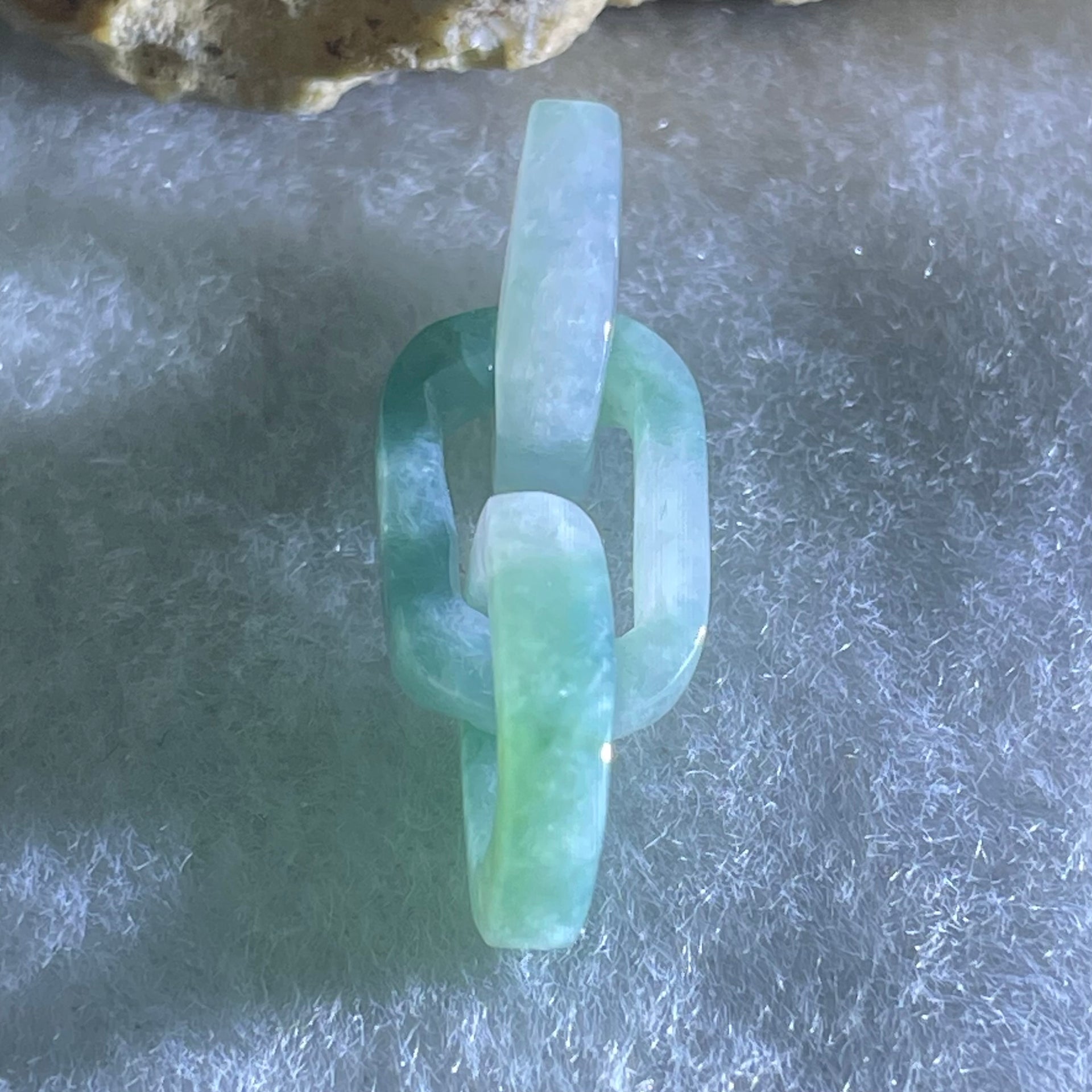 Type A Blueish Green with Faint White Jadeite Rolo Link Chain for Setting 2.43g 15.2 by 10.3 by 3.6mm - Huangs Jadeite and Jewelry Pte Ltd
