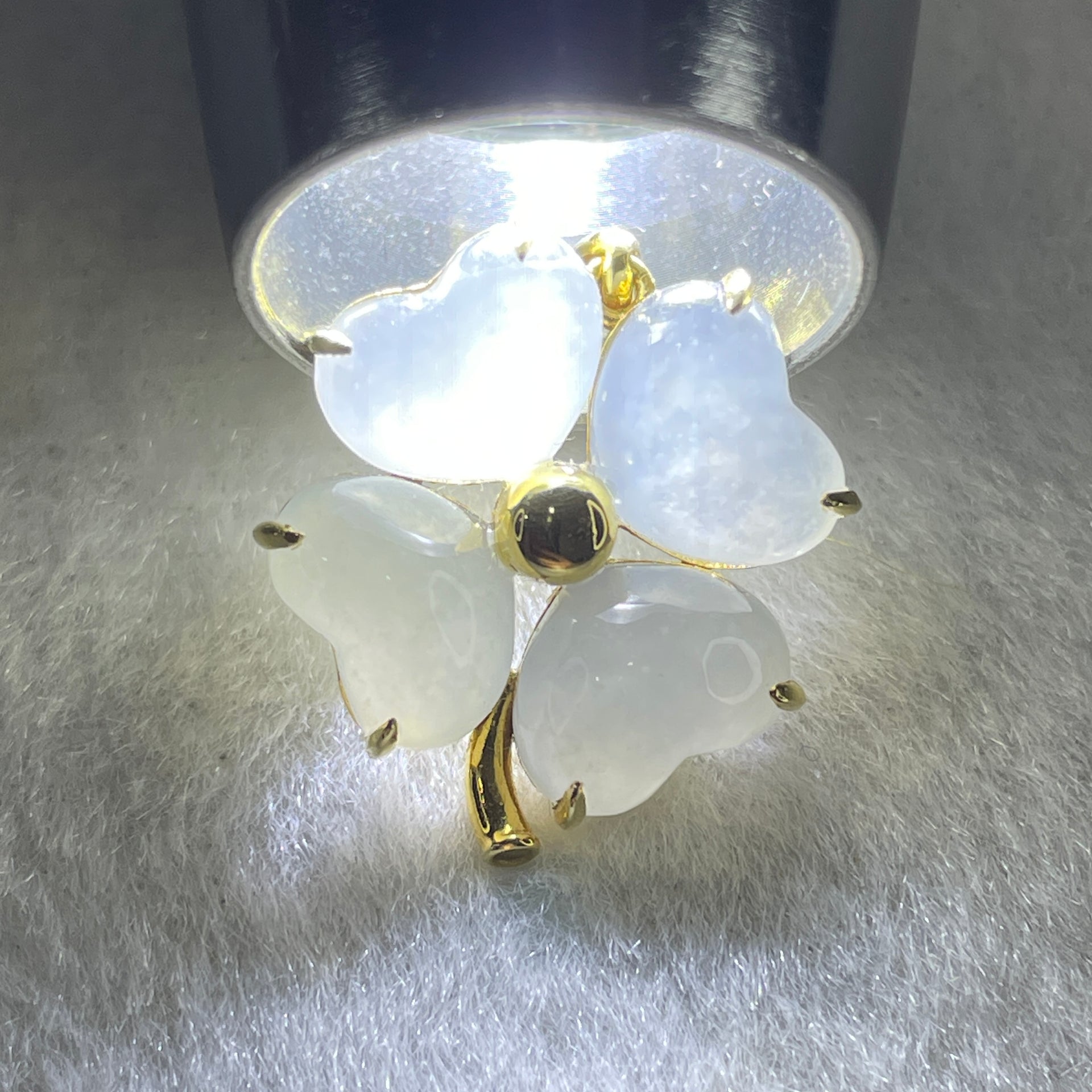 Type A Semi Icy Faint Lavender Jadeite 4 Leafs Clover in 18K Yellow Gold Pendant 3.51g 9.2 by 6.5 by 4.6mm 4Pcs - Huangs Jadeite and Jewelry Pte Ltd