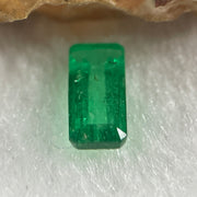 Natural Colombia Green Emerald (Beryl) Cut-Cornered Rectangular step cut 0.88ct 8.5 by 3.8 by 2.8mm - Huangs Jadeite and Jewelry Pte Ltd