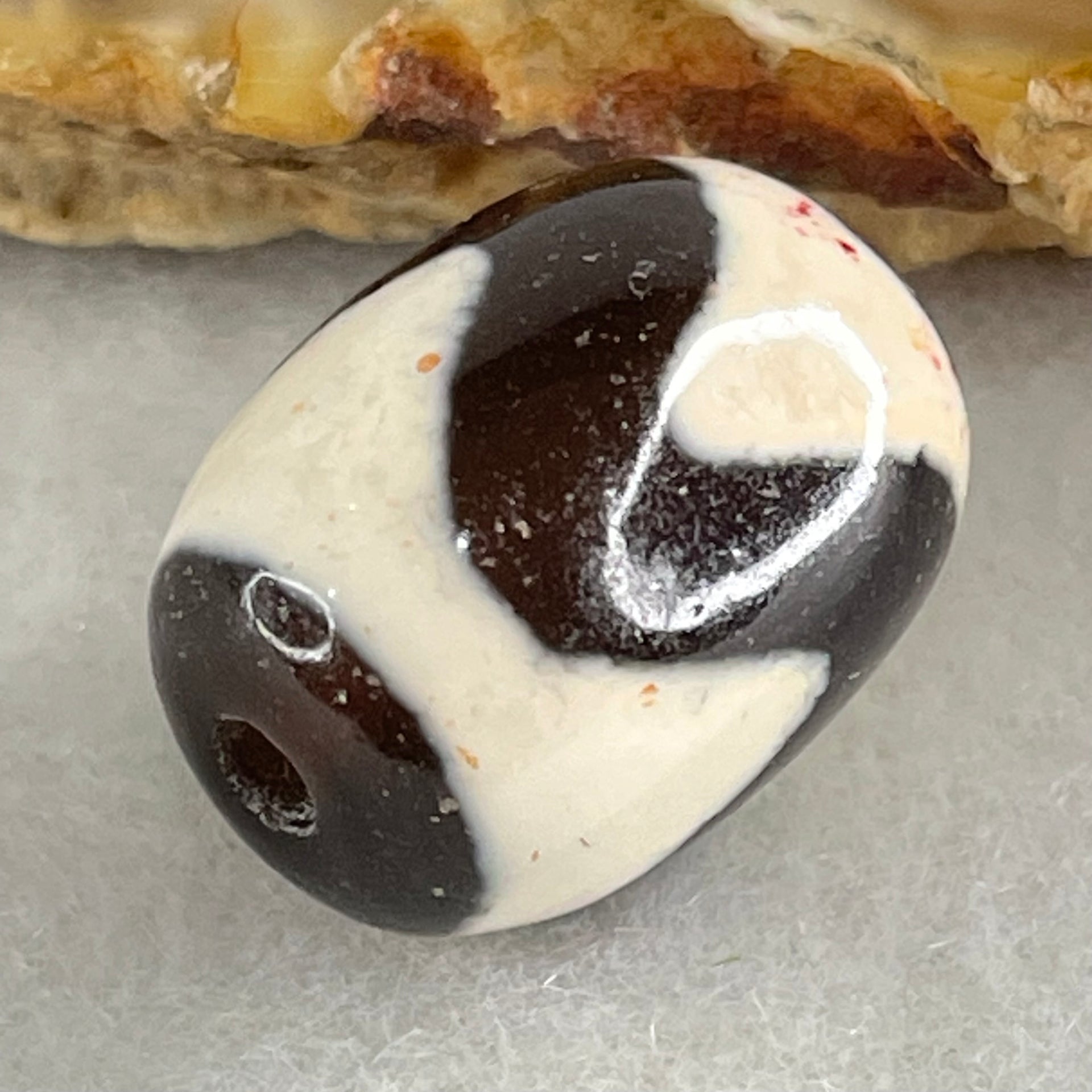 Natural Powerful Tibetan Old Oily Agate Tiger Tooth Daluo Dzi Bead Heavenly Master (Tian Zhu) 虎呀天诛 3.99g 16.7 by 12.6mm - Huangs Jadeite and Jewelry Pte Ltd