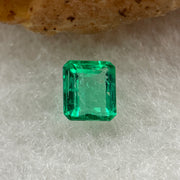 Natural Colombia Vivid Green Emerald (Beryl) Cut-Cornered Rectangular Step cut 0.41ct 4.9 by 4.3 by 2.4mm - Huangs Jadeite and Jewelry Pte Ltd
