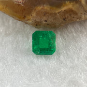 Natural Colombia Green Emerald (Beryl) Cut-Cornered Rectangular step cut 0.59ct 5.3 by 5.1 by 3.2mm - Huangs Jadeite and Jewelry Pte Ltd
