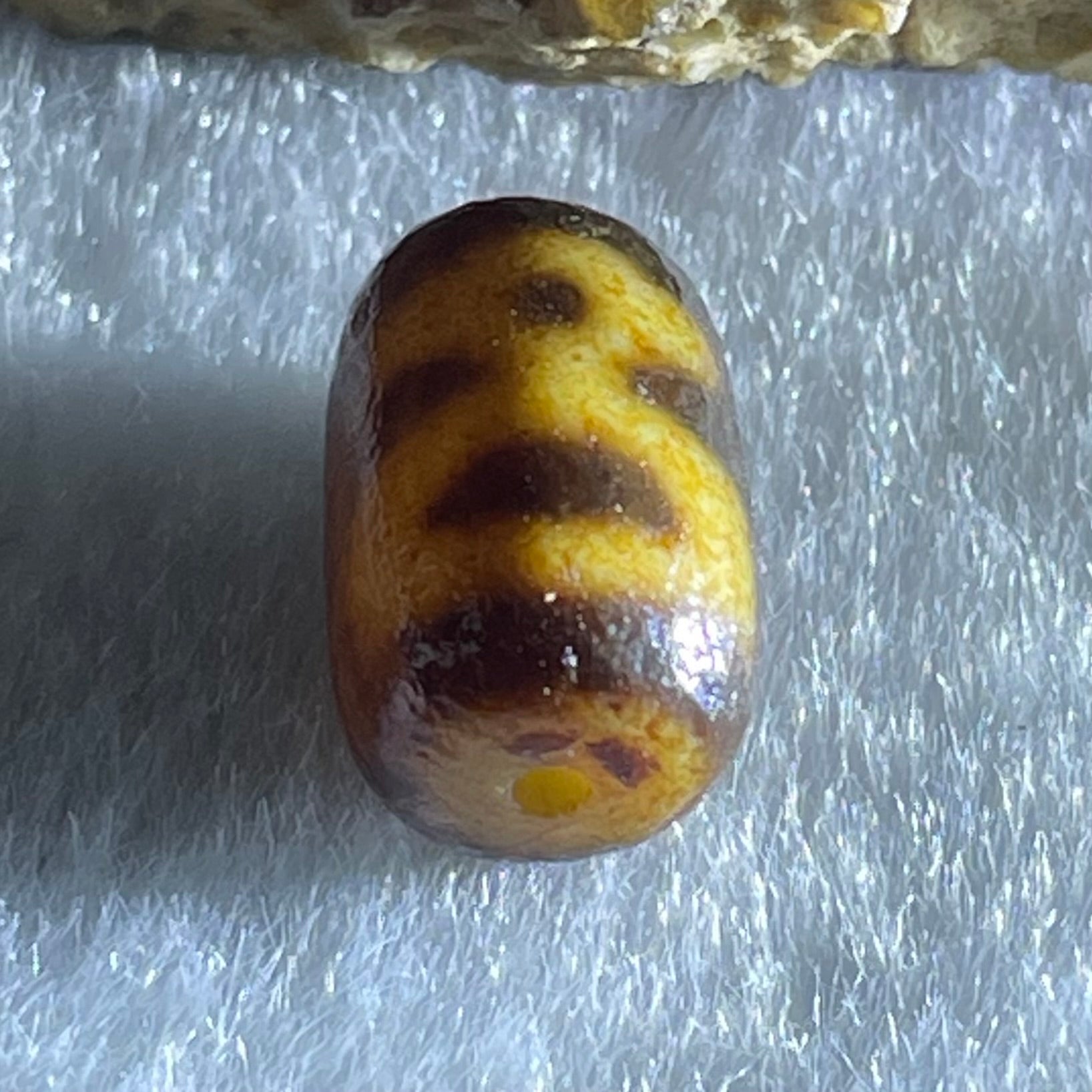 Natural Powerful Tibetan Old Oily Agate Double Cai Shen God of Fortune Dzi Bead Heavenly Master (Tian Zhu) 双财神爷天珠 1.59g 12.9 by 8.5mm - Huangs Jadeite and Jewelry Pte Ltd