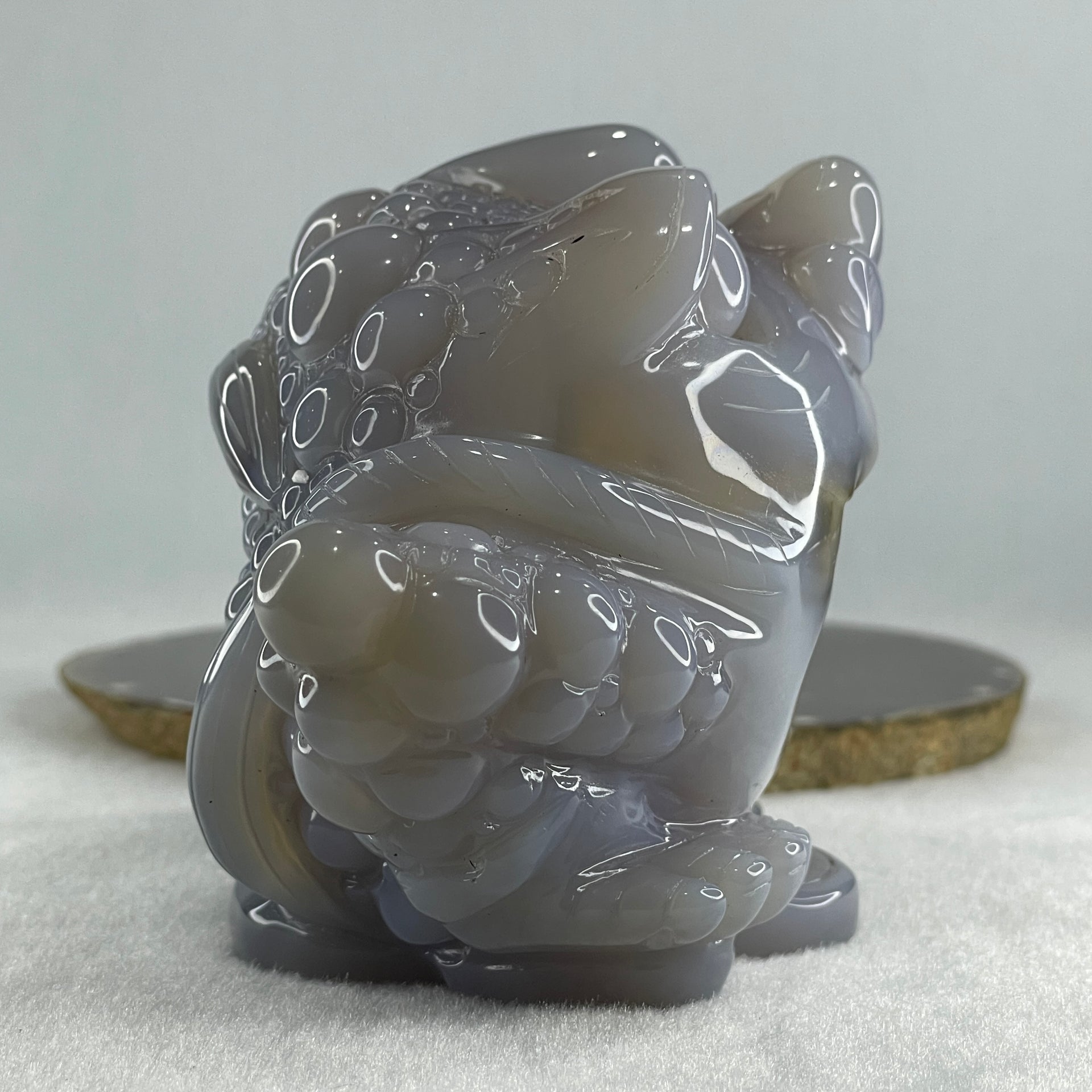 Natural Light Purple Agate with Crystal 3 Legged Toast Display 912.6g 146.0 by 81.0 by 90.0mm - Huangs Jadeite and Jewelry Pte Ltd