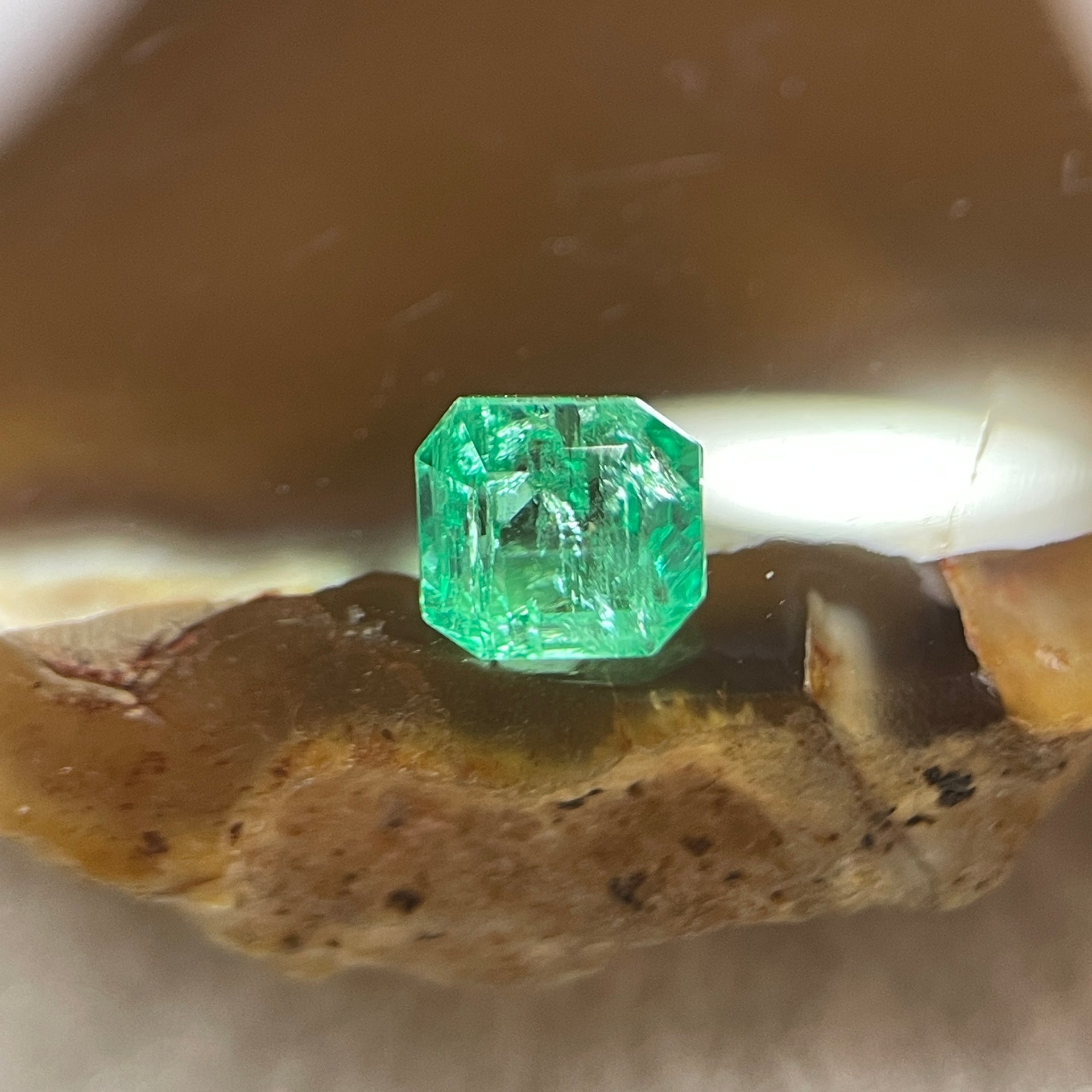 Natural Colombia Green Emerald (Beryl) Cut-Cornered Rectangular step cut 0.68ct 4.9 by 4.9 by 3.8mm - Huangs Jadeite and Jewelry Pte Ltd