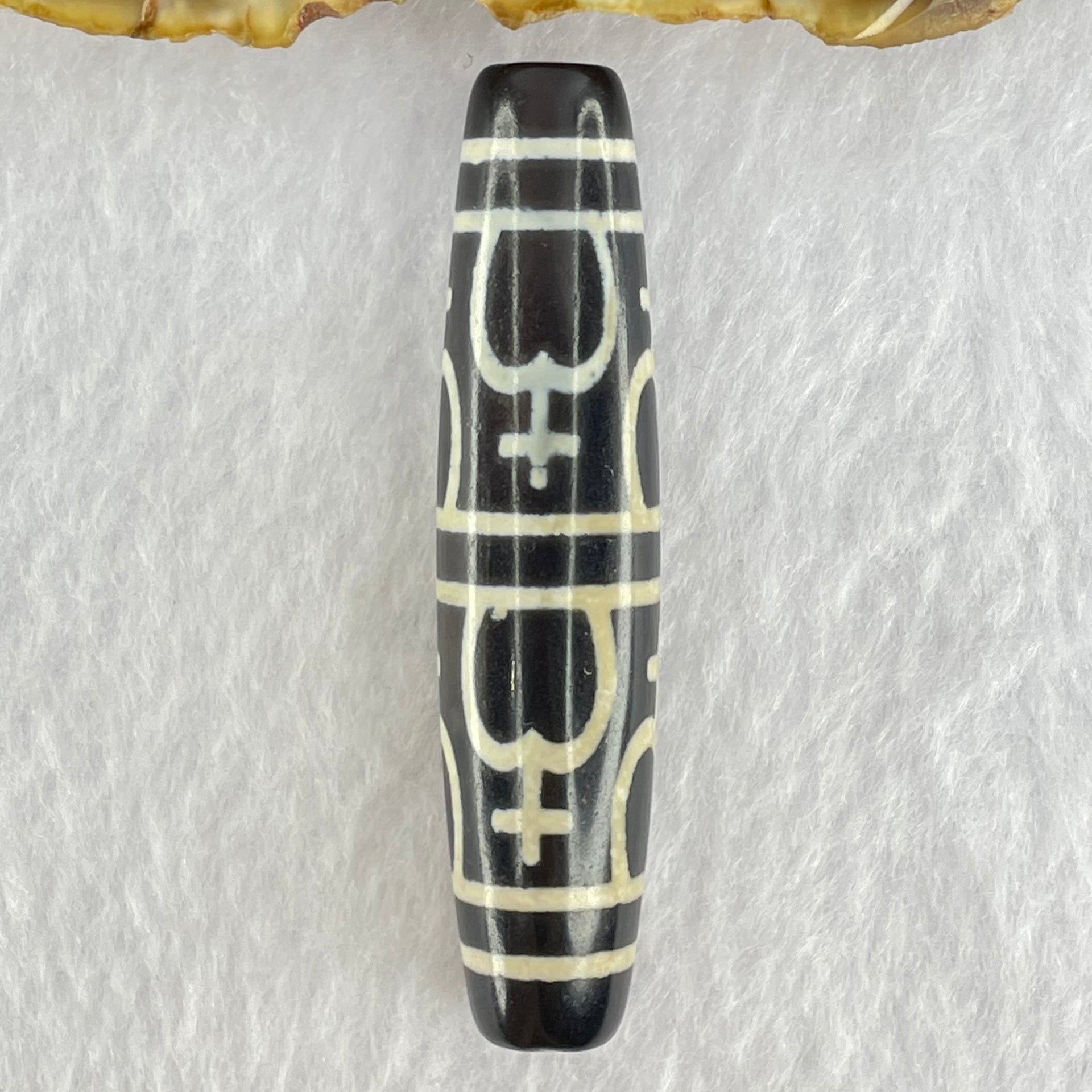 Natural Powerful Tibetan Old Oily Agate Nectar Vessel Dzi Bead Heavenly Master (Tian Zhu) 花蜜容器眼天诛 16.17g 58.3 by 13.4mm - Huangs Jadeite and Jewelry Pte Ltd