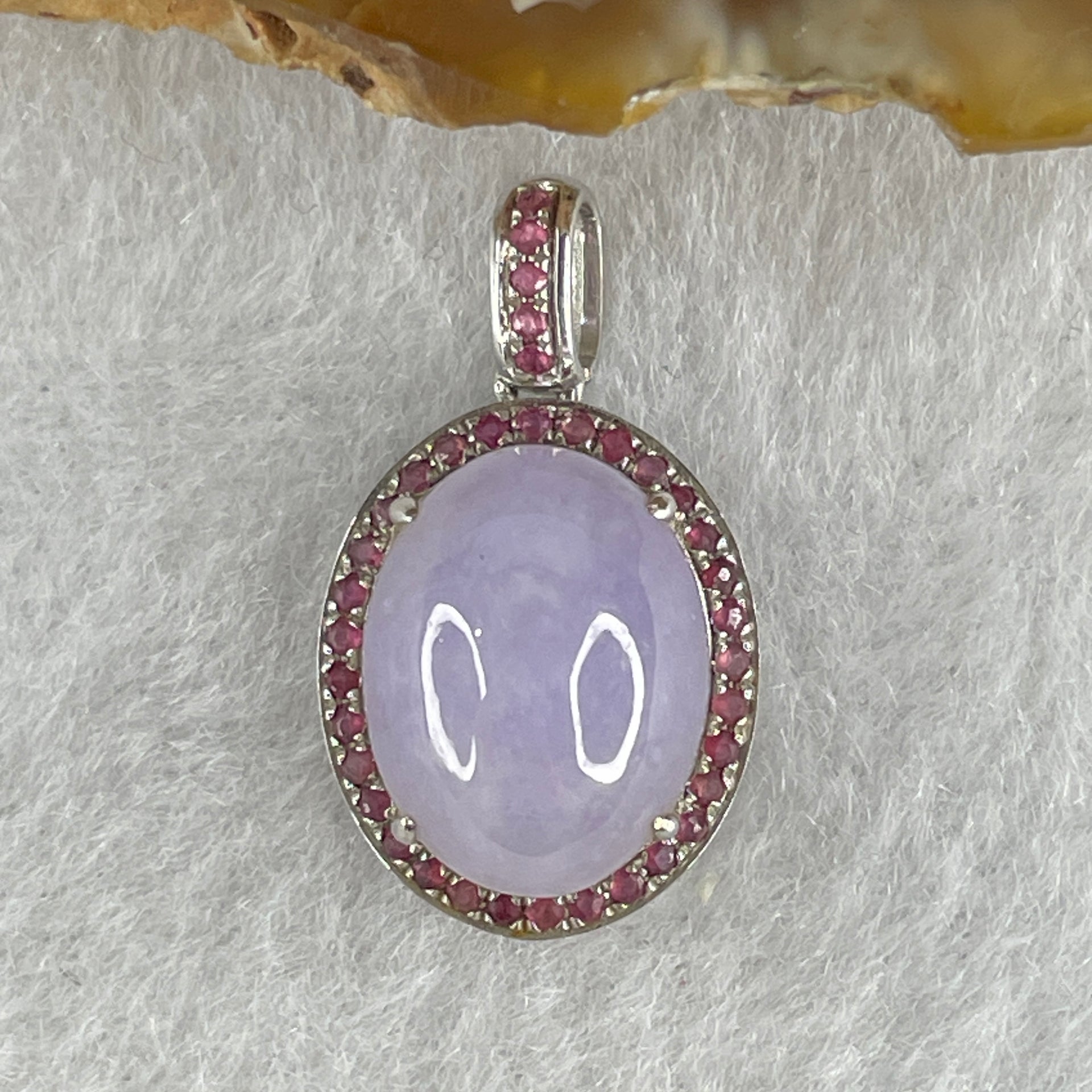 High Grade Natural Type A Bright Lavender Jadeite Cabouchon Oval Shape Pendant in 18K AU750 White Gold with Natural Pink Sapphires 2.97g 13.3 by 10.4 by 6.0mm - Huangs Jadeite and Jewelry Pte Ltd
