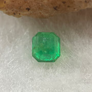 Natural Colombia Vivid Green Emerald (Beryl) Cut-Cornered Rectangular Step cut 0.47ct 4.6 by 4.2 by 3.3mm - Huangs Jadeite and Jewelry Pte Ltd
