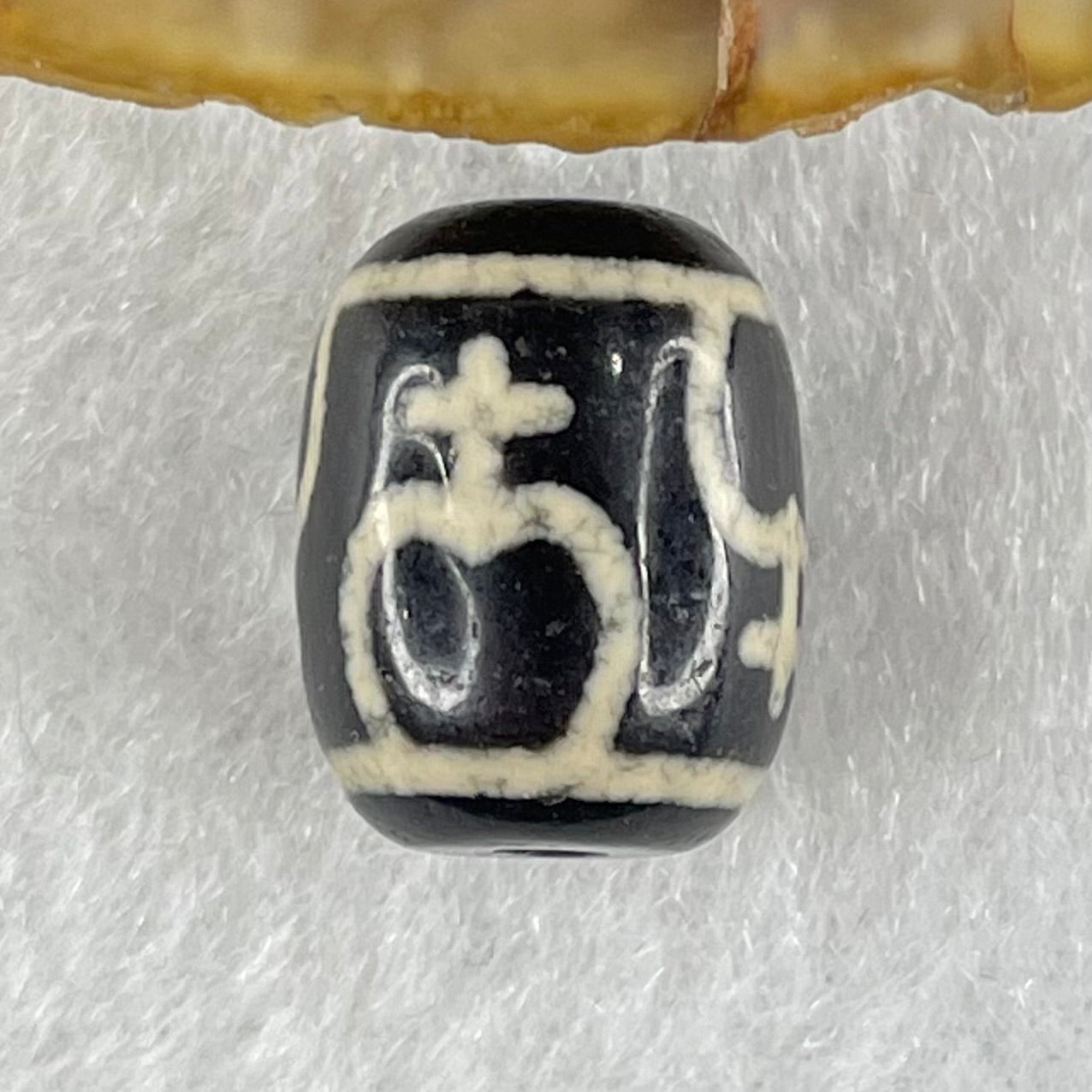 Natural Powerful Tibetan Old Oily Agate Four Nectar Vessel Dzi Bead Heavenly Master (Tian Zhu) 四花蜜容器天珠 2.72g 13.8 by 11.1mm - Huangs Jadeite and Jewelry Pte Ltd