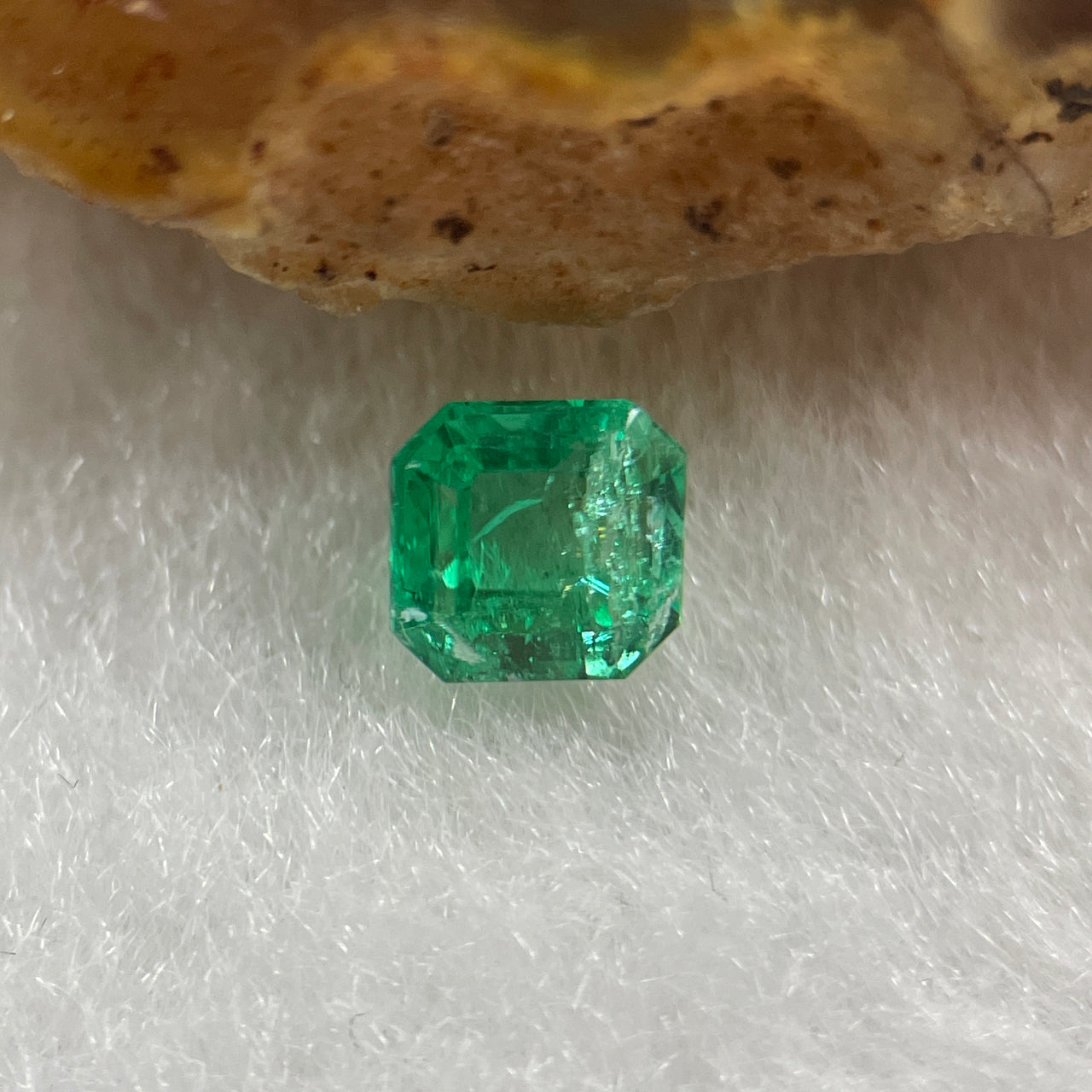 Natural Colombia Green Emerald (Beryl) Cut-Cornered Rectangular step cut 0.52ct 4.8 by 4.7 by 3.5mm - Huangs Jadeite and Jewelry Pte Ltd
