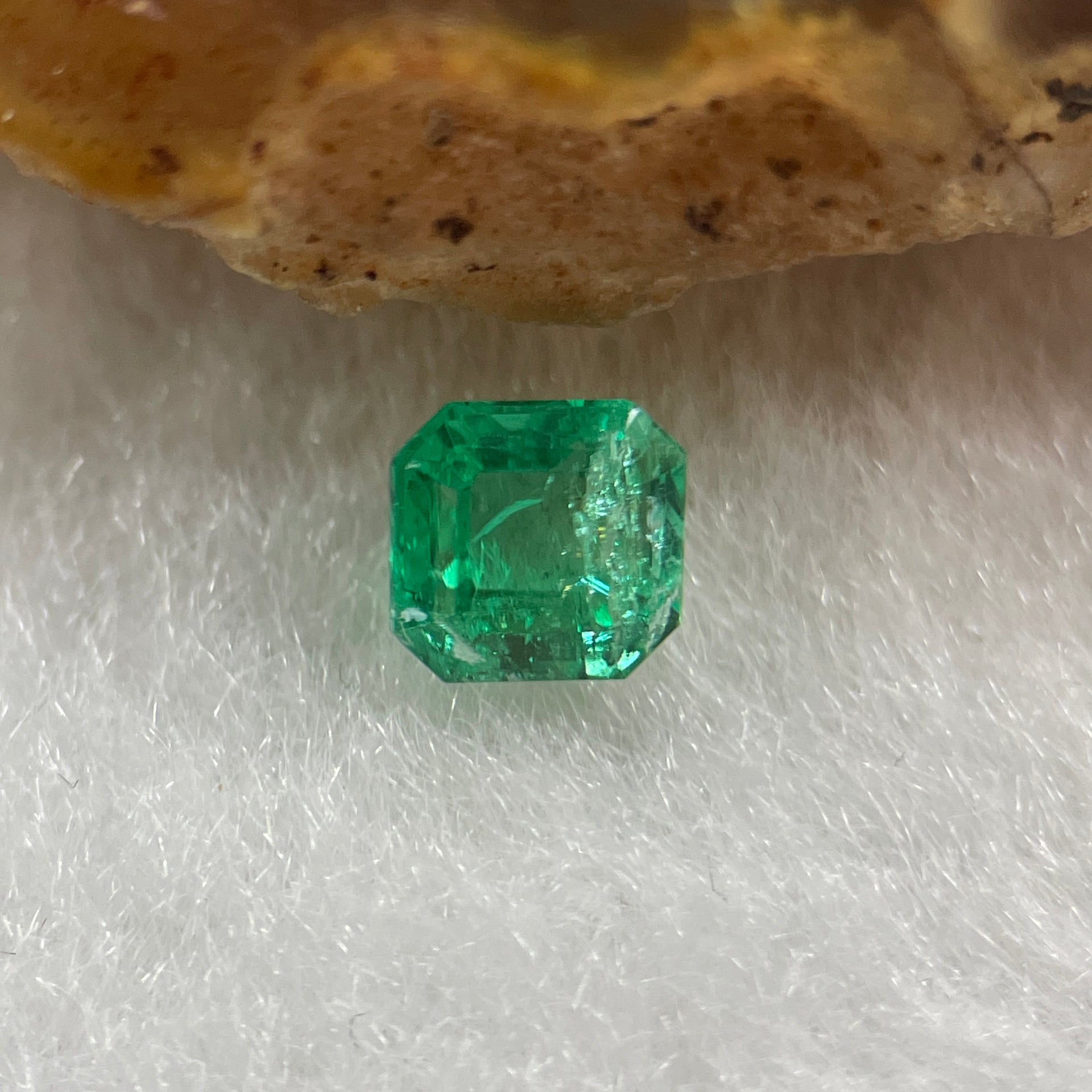 Natural Colombia Green Emerald (Beryl) Cut-Cornered Rectangular step cut 0.52ct 4.8 by 4.7 by 3.5mm - Huangs Jadeite and Jewelry Pte Ltd