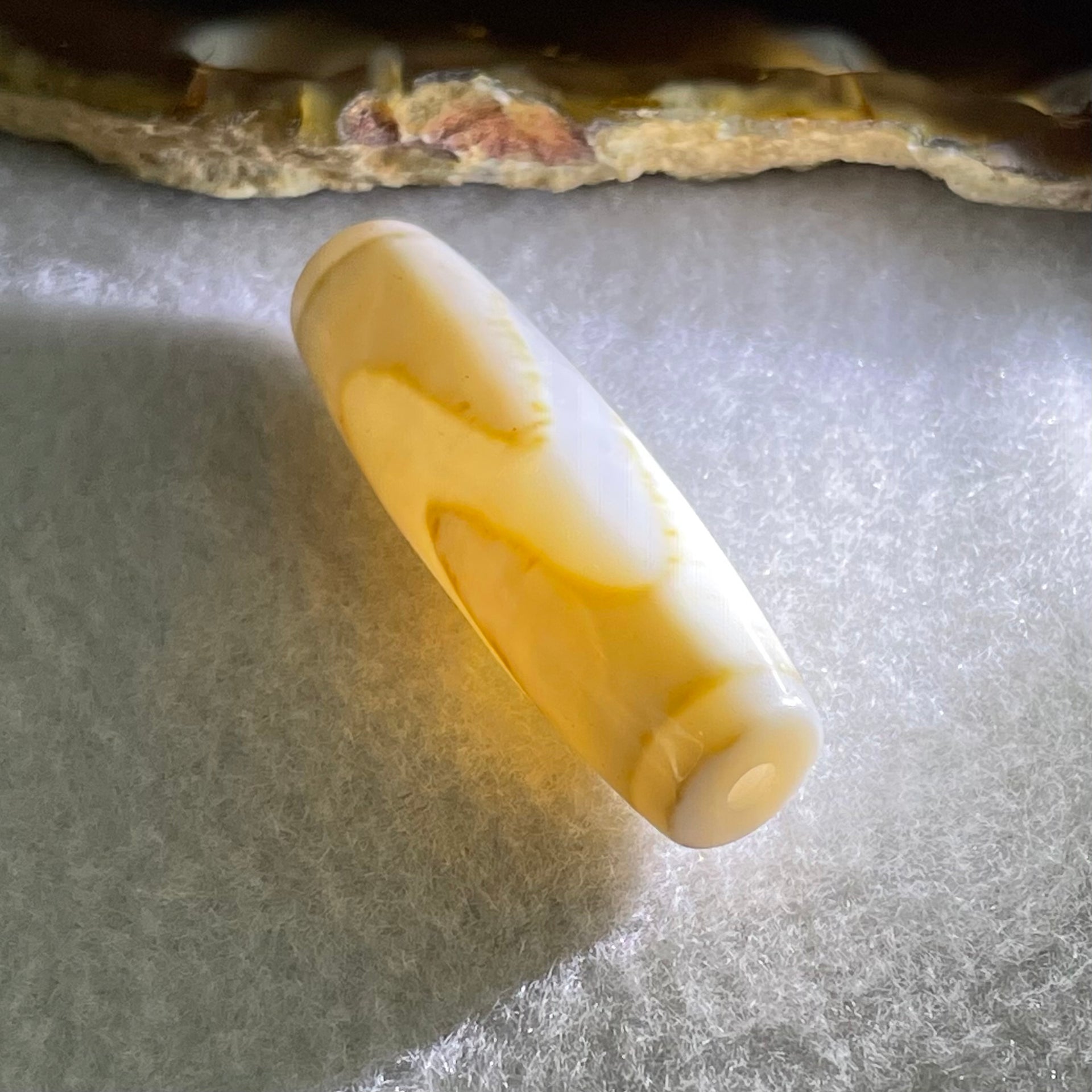 Natural Powerful Tibetan Old Oily White Agate Tiger Tooth Daluo Dzi Bead Heavenly Master (Tian Zhu) 9.21g 39.3 by 12.0mm - Huangs Jadeite and Jewelry Pte Ltd